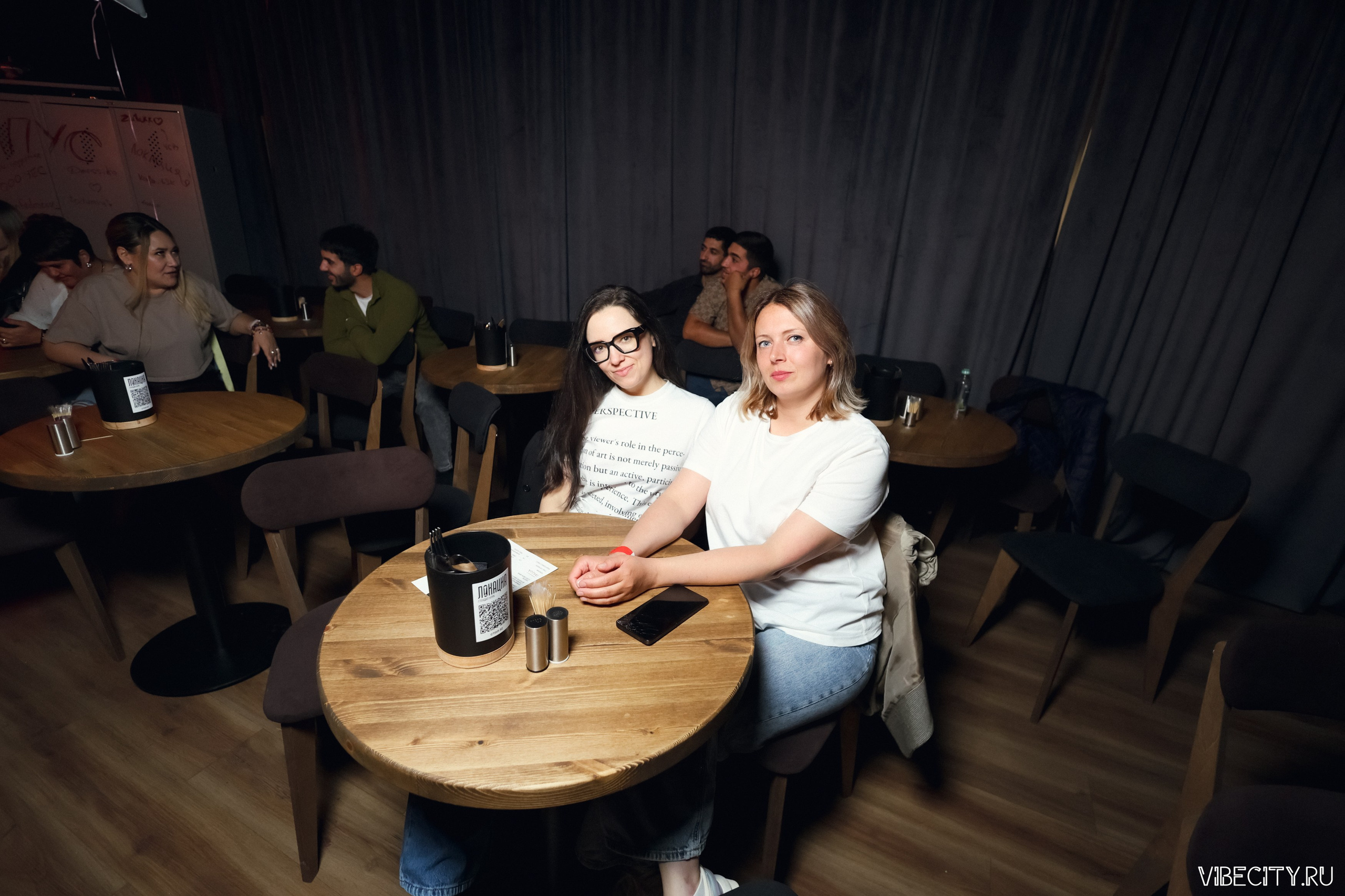 Стендап клуб Локация. VIBECITY.RU Вайб Сити Ру Фоторепортажи Фотоотчеты Калининград