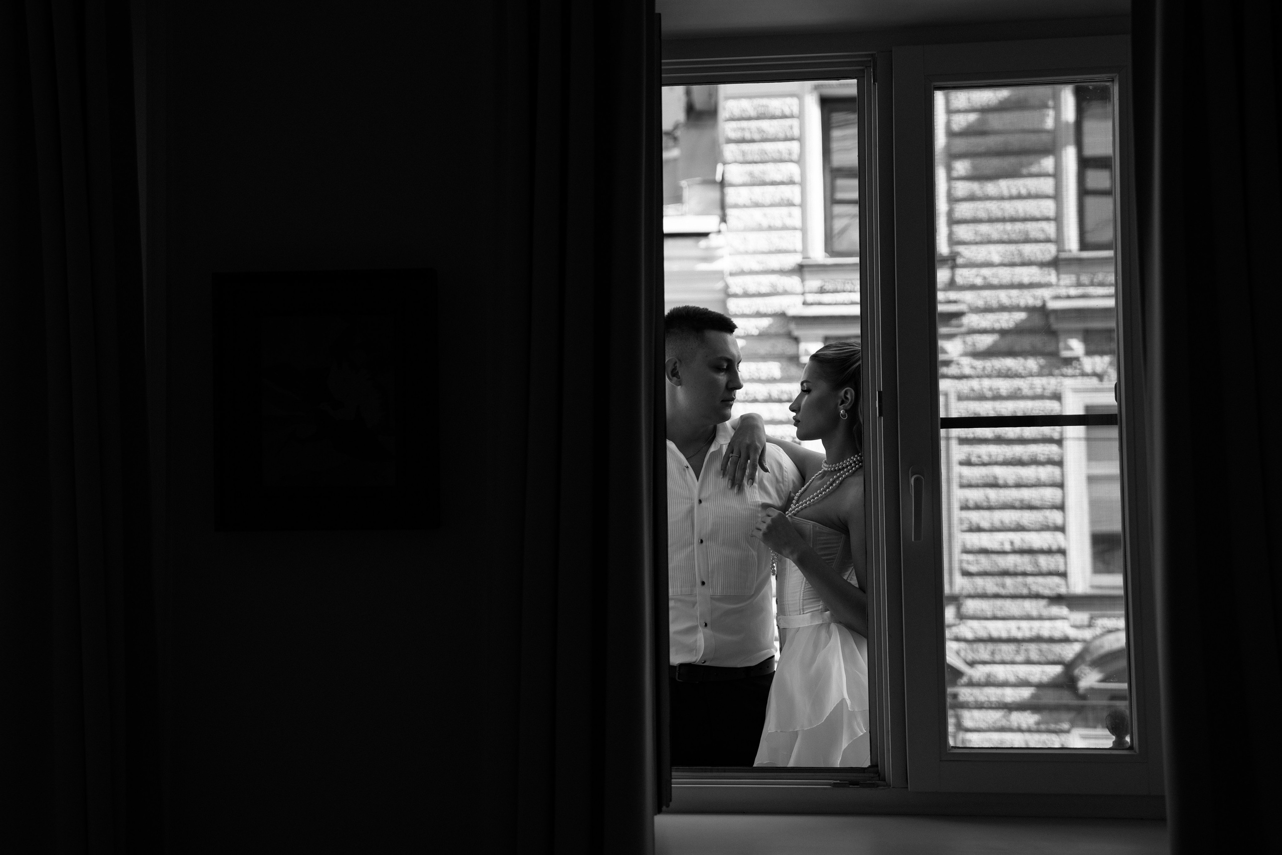 Виктория & Роман. Камерная городская свадьба в видовом ресторане в стиле современная классика. Свадебный фотограф организатор в Санкт-Петербурге Ассоль Опарина