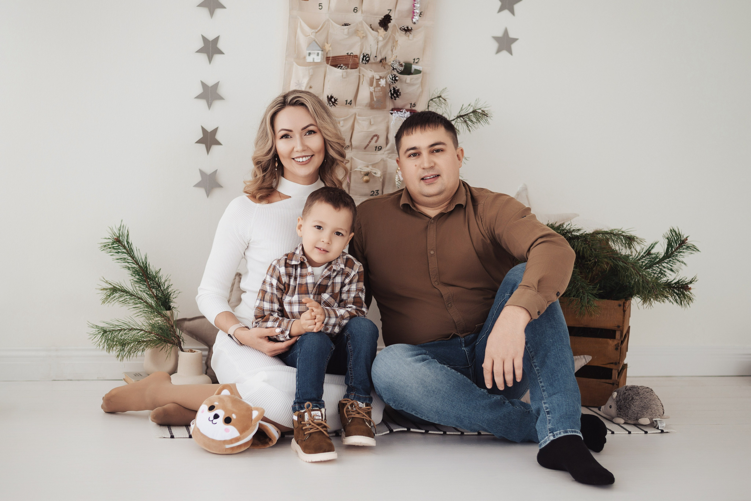 В студии в Новый год. Меня зовут Михайлов Сергей, занимаюсь фото и видео г. Чебоксарах