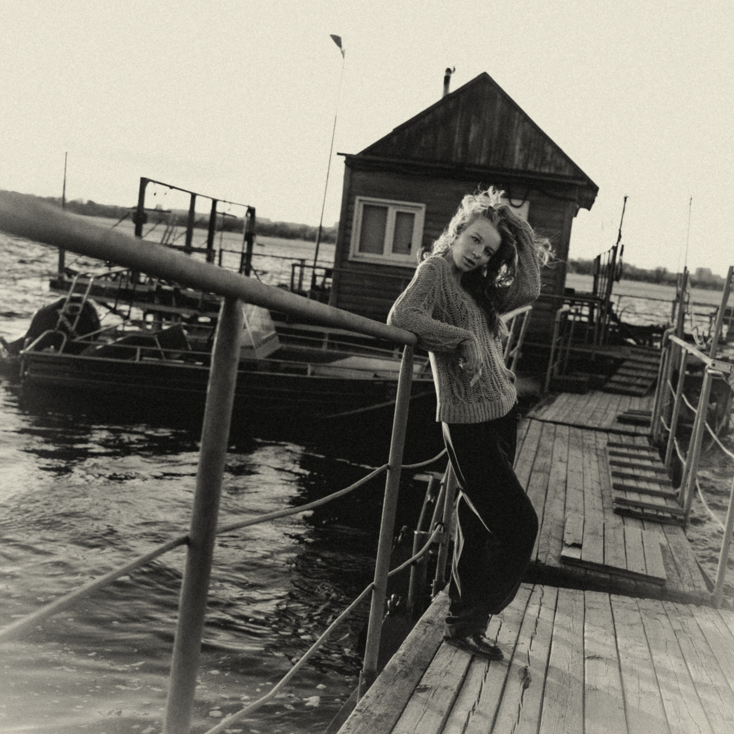 ALINA. TUTSARKIS — Art Director | Stylist | Photographer