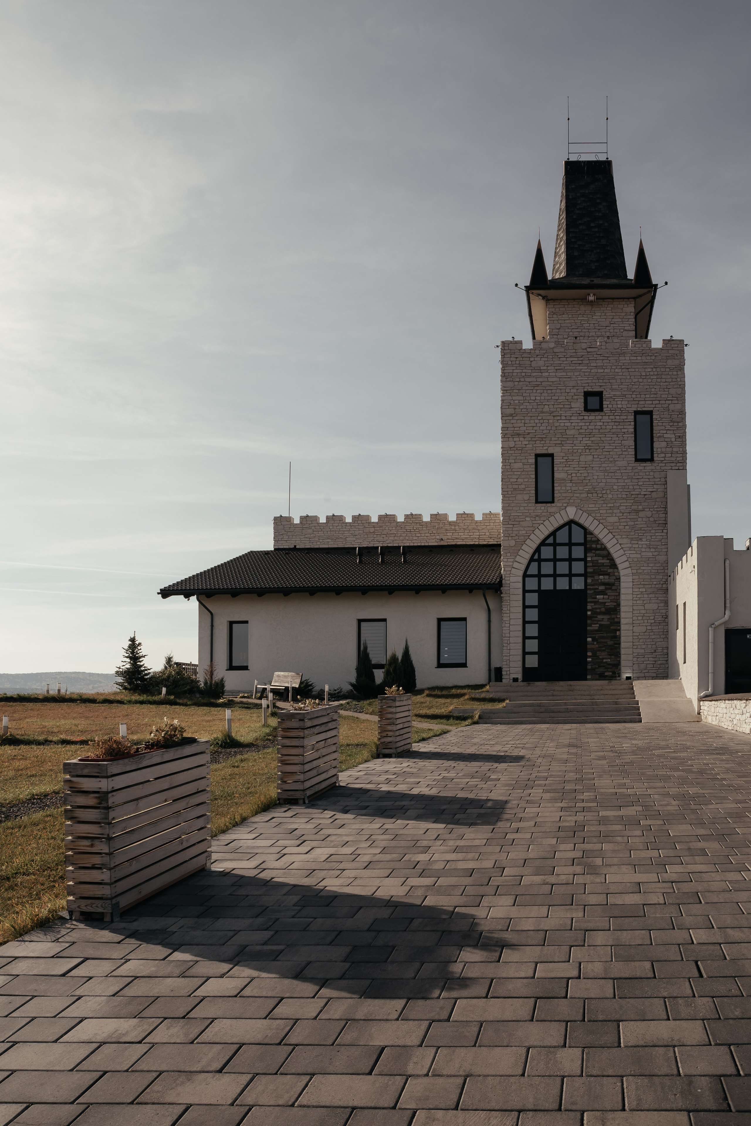 Твой свадебный фотограф в Красноярске! -Классические кадры и драйв репортажа! -Фотографии которые ты поставишь в рамку и фотографии которые ты будешь пересматривать! -Взгляд со стороны и из гущи событий! Звони пиши, буду рад знакомству)