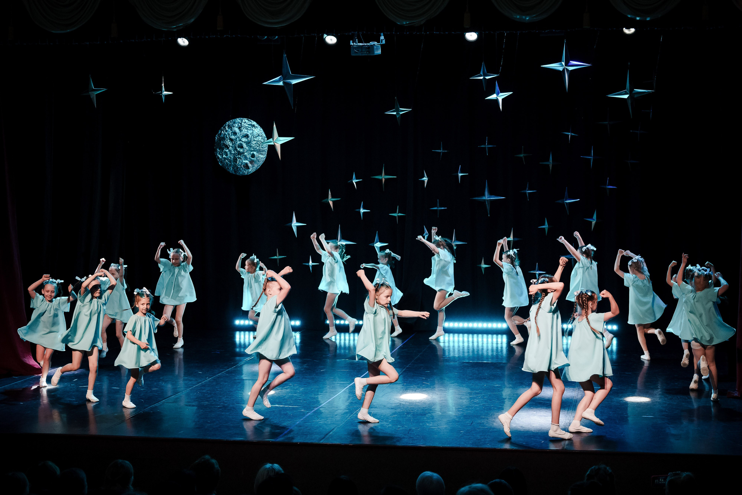 Концерт «Миллениум Джуниор» г. Ростов Великий. Репортажный фотограф Сергей Сажин г. Ярославль