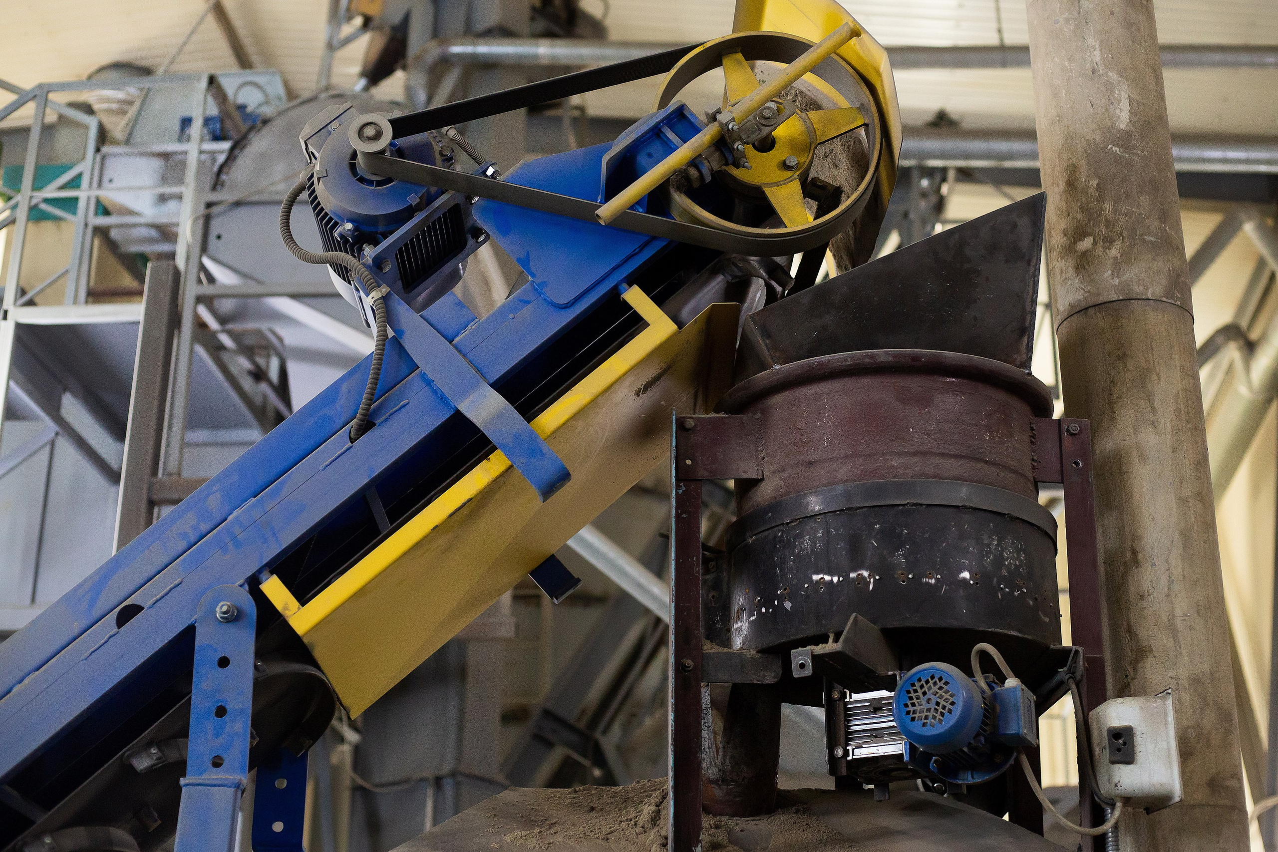 Фотографии с производства. Roman — Репортажный фотограф в Новосибирске