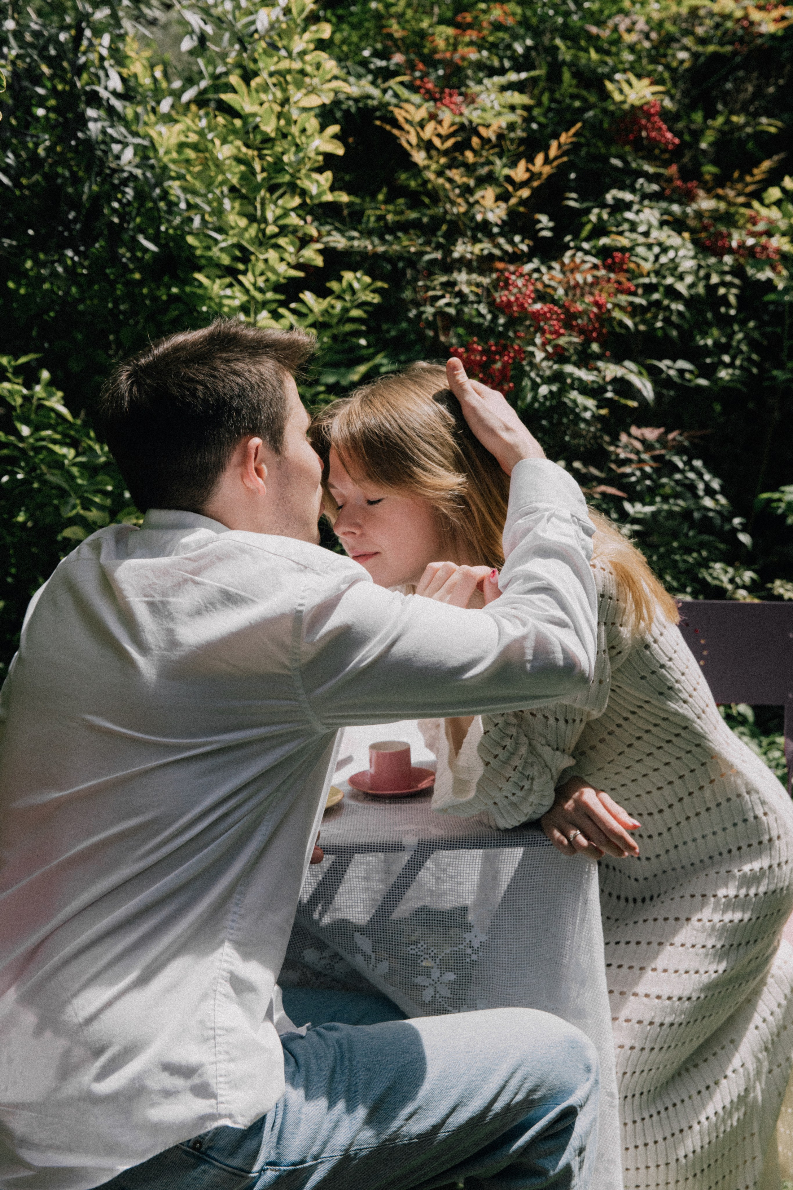 Love comes in the spring. Photographer in Paris