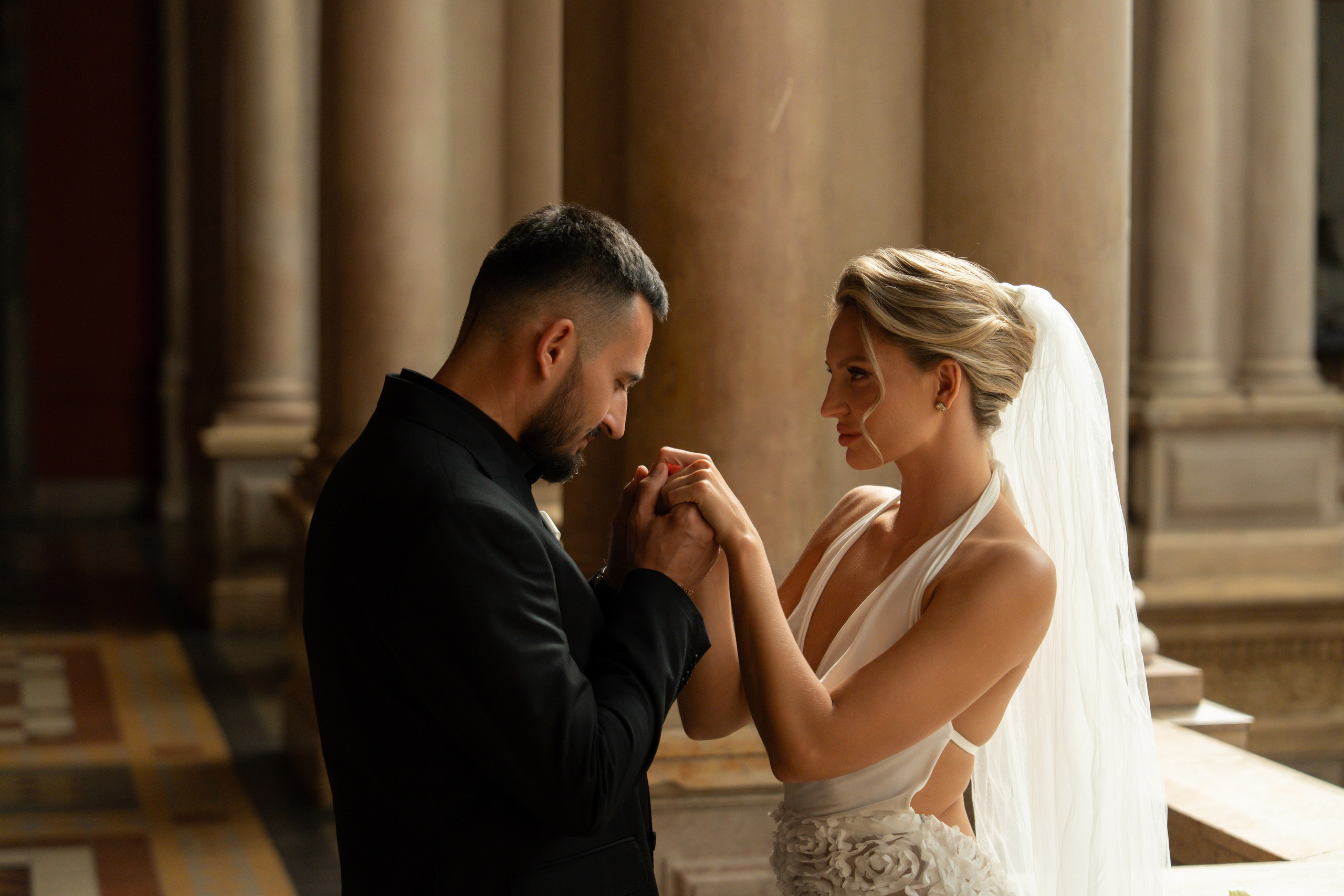 Свадебная фотосессия в Академии Штиглица в Петербурге. Свадебный фотограф в Москве Анна Полушина