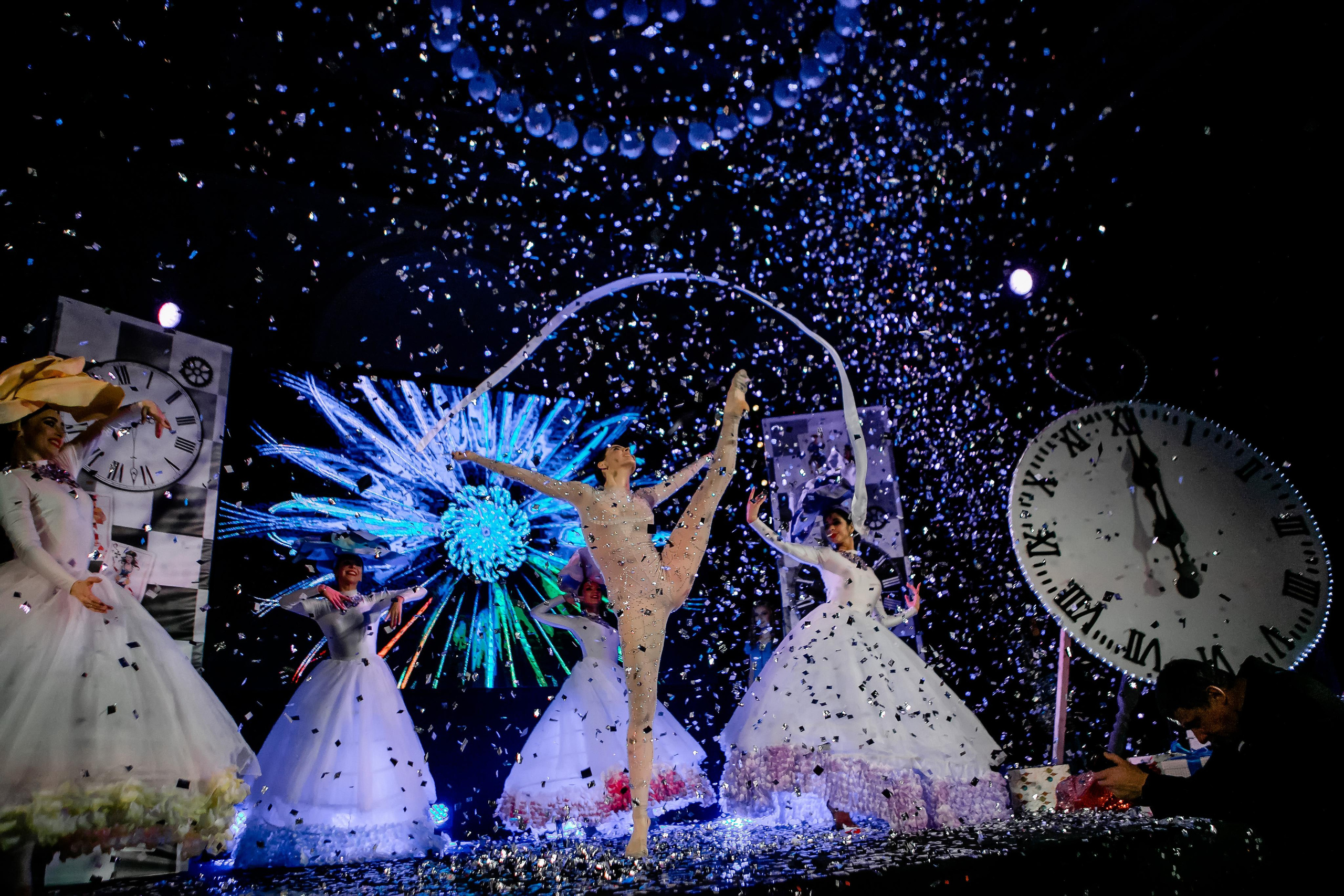 Заказать фотографа на новогодний корпоратив в Санкт-Петербурге