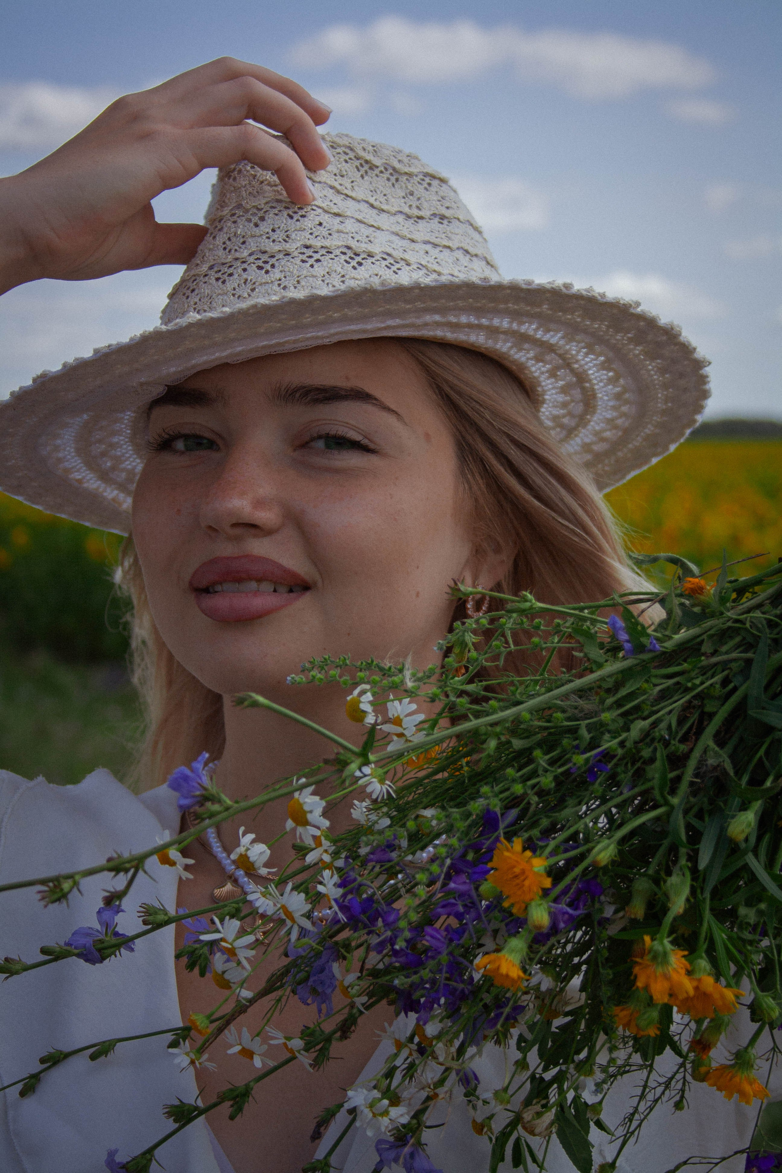 Настроение: уйти в поле с подсолнухами. Портретный фотограф в Саратове