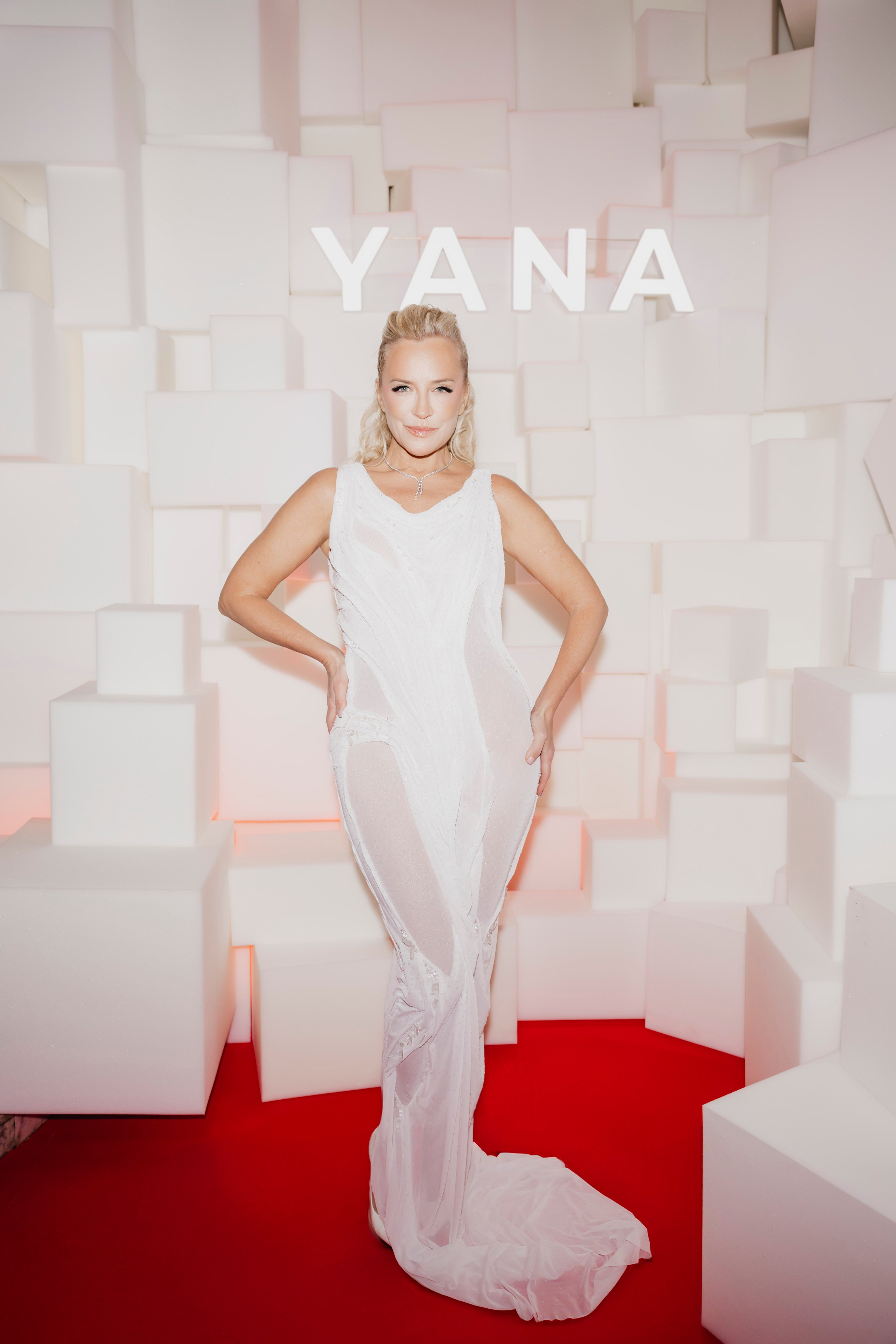 Виктория Шелягова на Снежном коктейле Яны Раскаваловой 