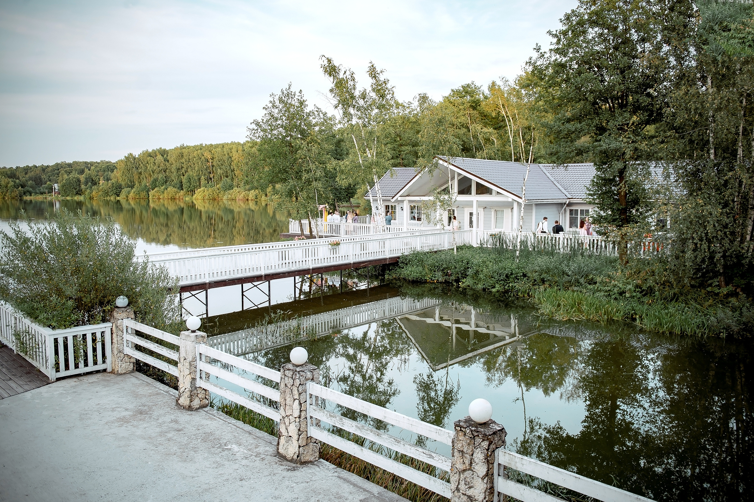 Катя и Дима, Загородный клуб «Медвежьи озёра». Свадебный и семейный фотограф Виктория Носачёва. Щелково, Москва и МО
