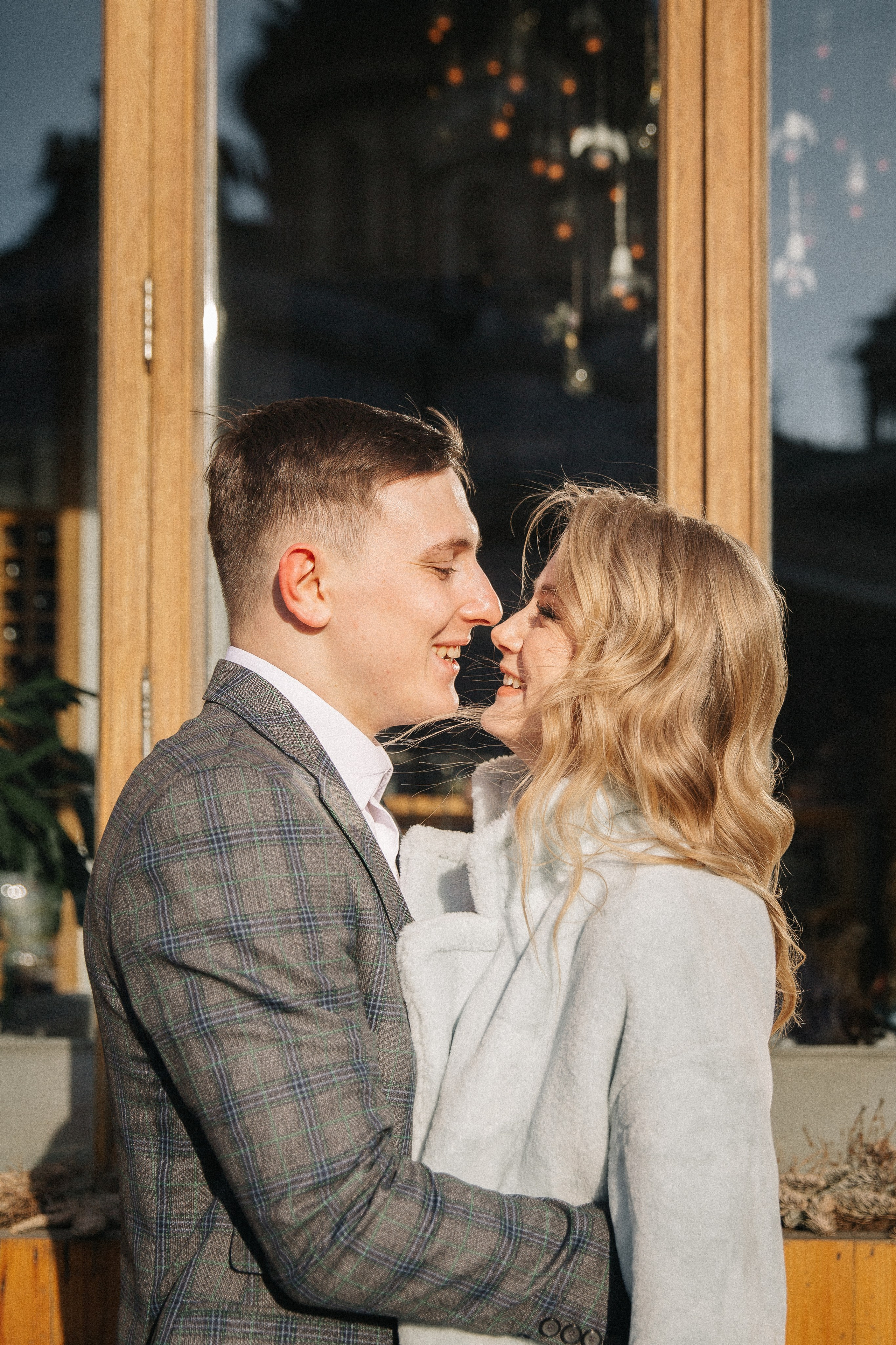 ДВОРЕЦ № 1 | Март, Исаакий, Английская набережная. Свадебный фотограф в Санкт-Петербурге Полина Корзухина