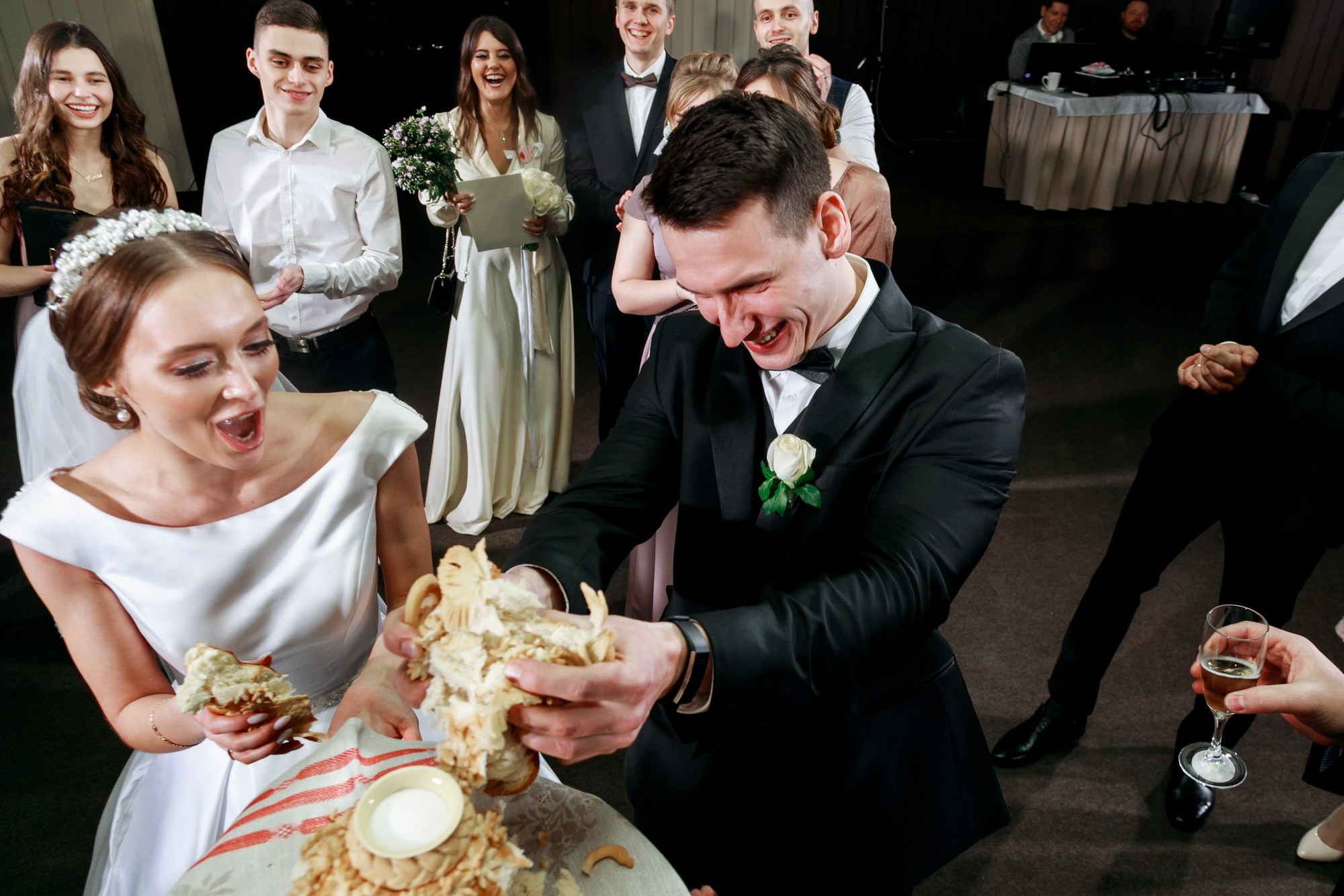 Свадьба с огоньком. Фотограф крещение венчание в Петербурге! Помогает подобрать храм и посоветовал душевного батюшку в СПб