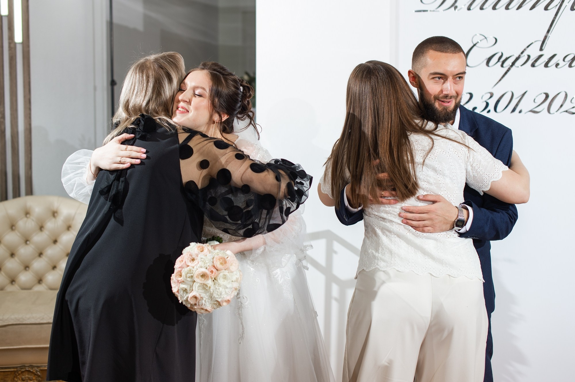 Студия и банкет. Свадебный и семейный фотограф в Омске Мормулев Михаил