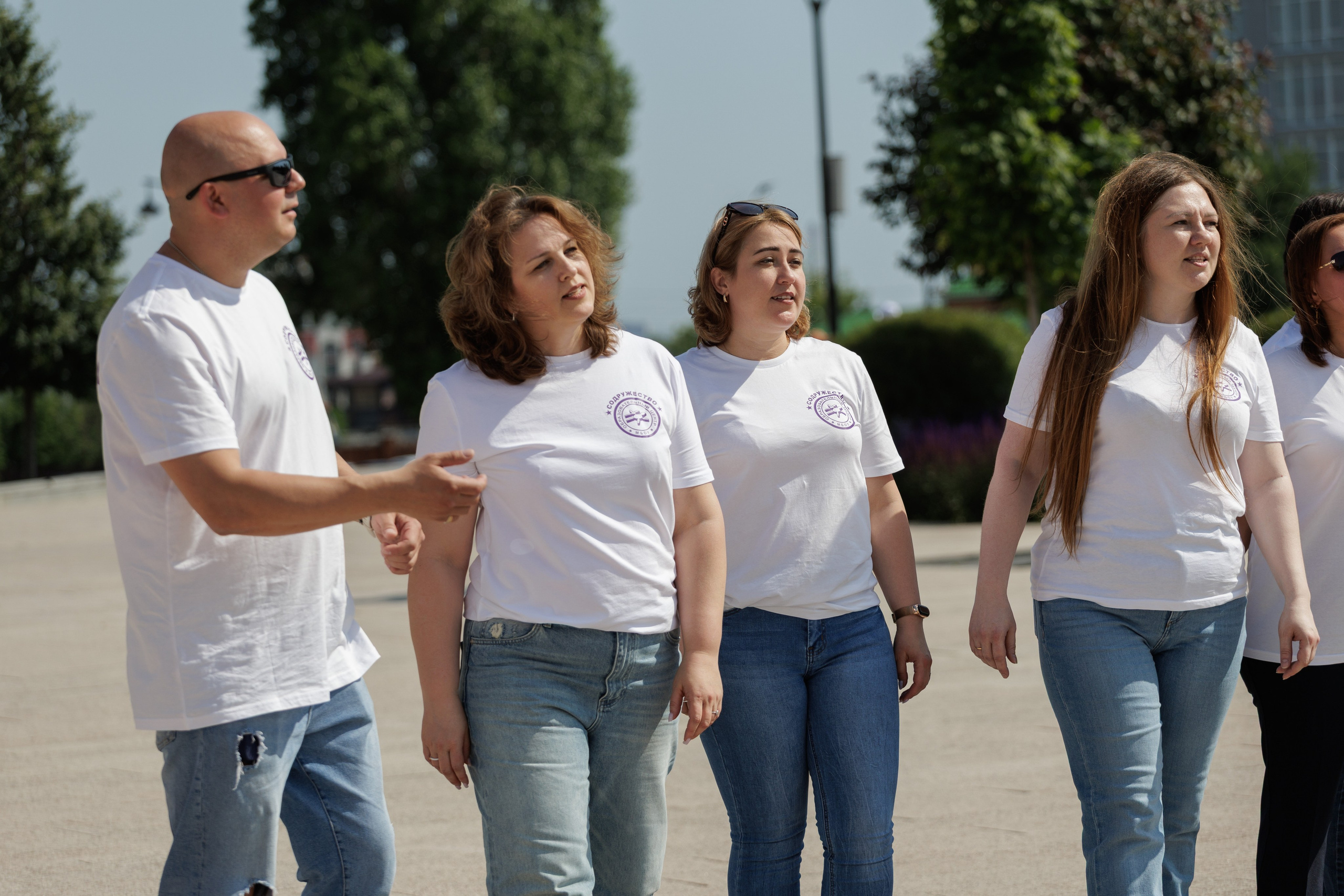 Репортажные фото съёмки клипа от родителей выпускникам. Свадебный фотограф в Воронеже Александр Работкин