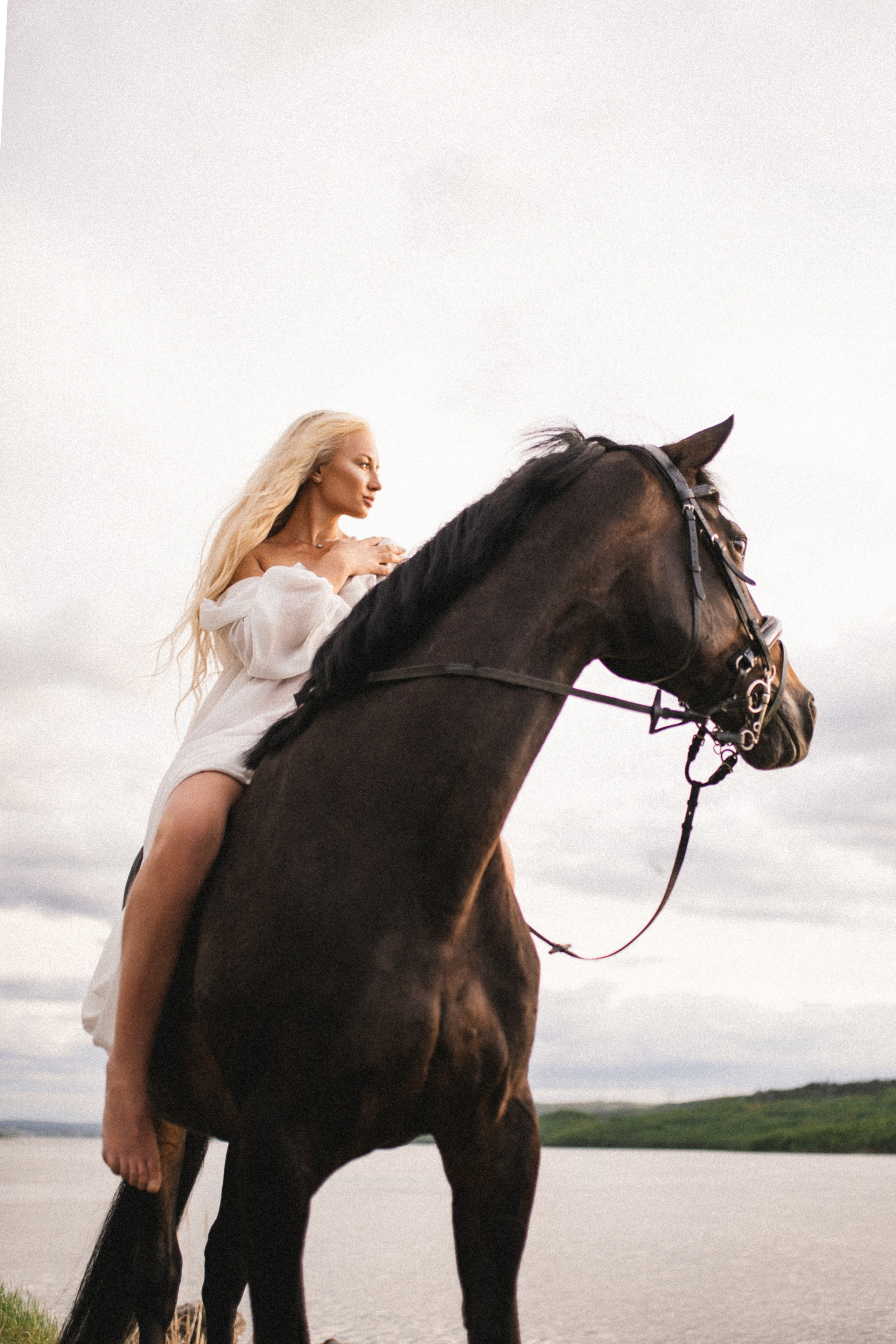 Валерия. Атмосферная фотосессия с лошадью. Фотограф в Мурманске Екатерина Рудак