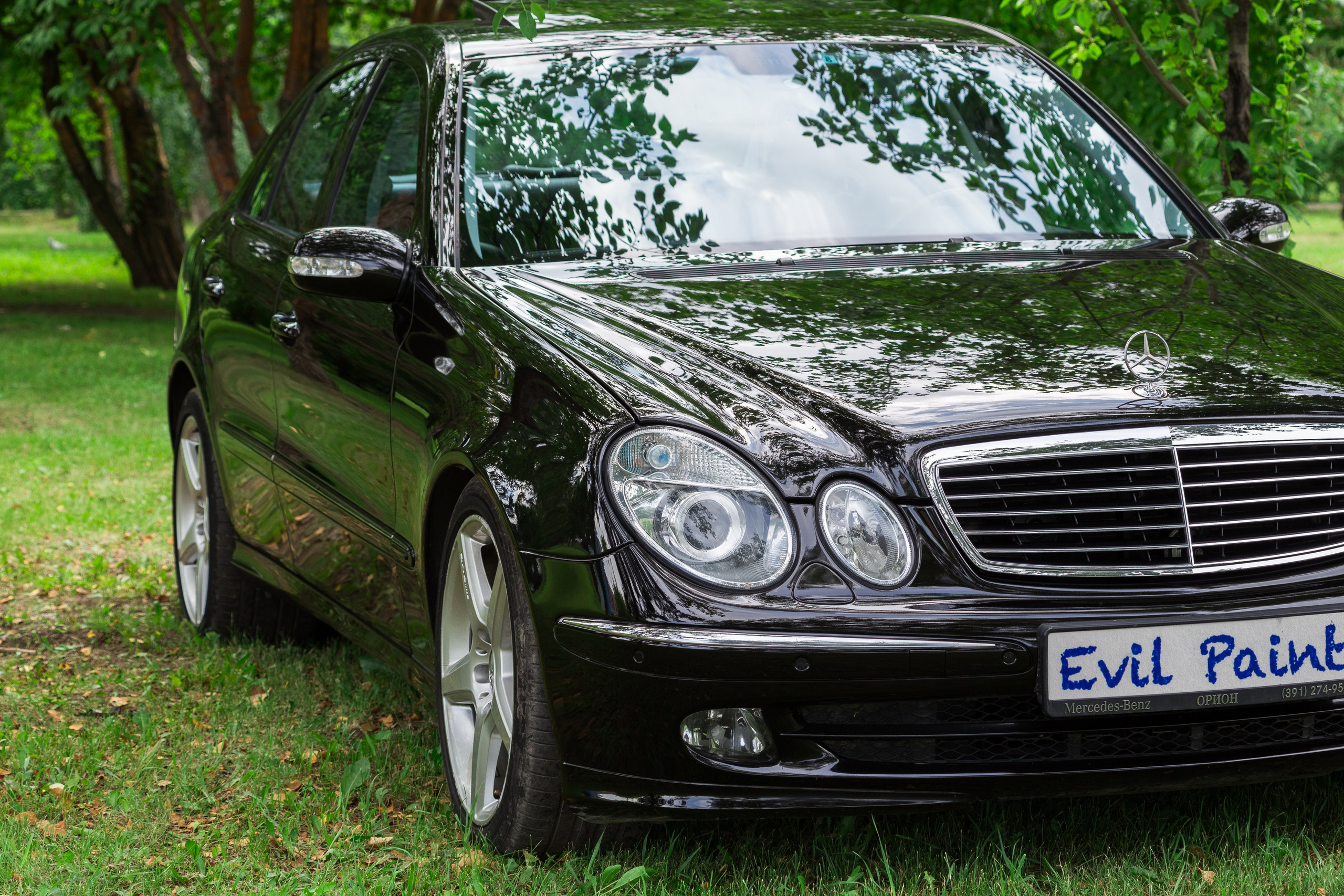 Фотосъемка автомобиля Mercedes для Evil Painter. Интерьерный фотограф и ретушер в Красноярске Денис Антропов