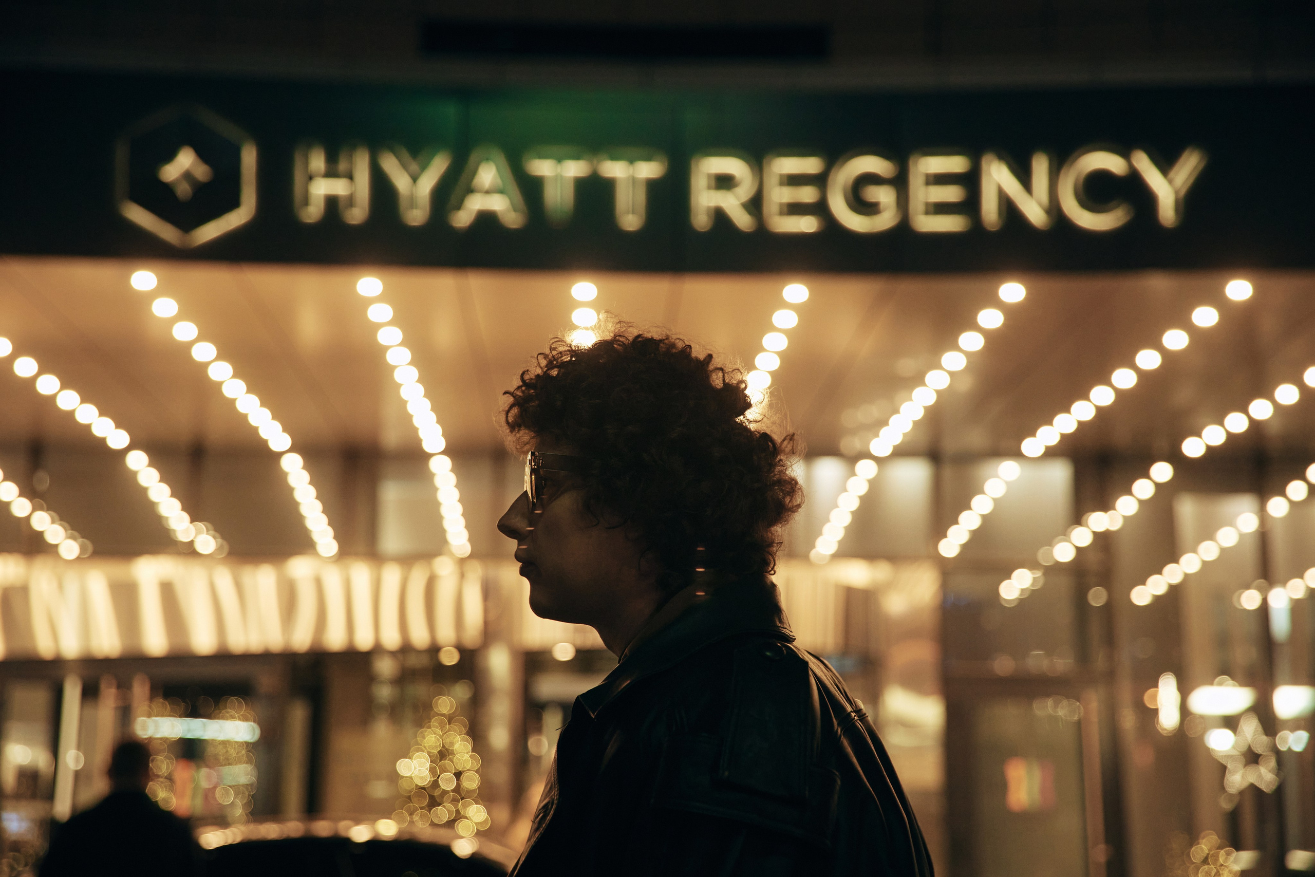 Фотосессия для ведущего Евгения Калашникова: создание стильного визуального контента для личного бренда. Дмитрий Мазуркевич: Профессиональный Репортажный Фотограф