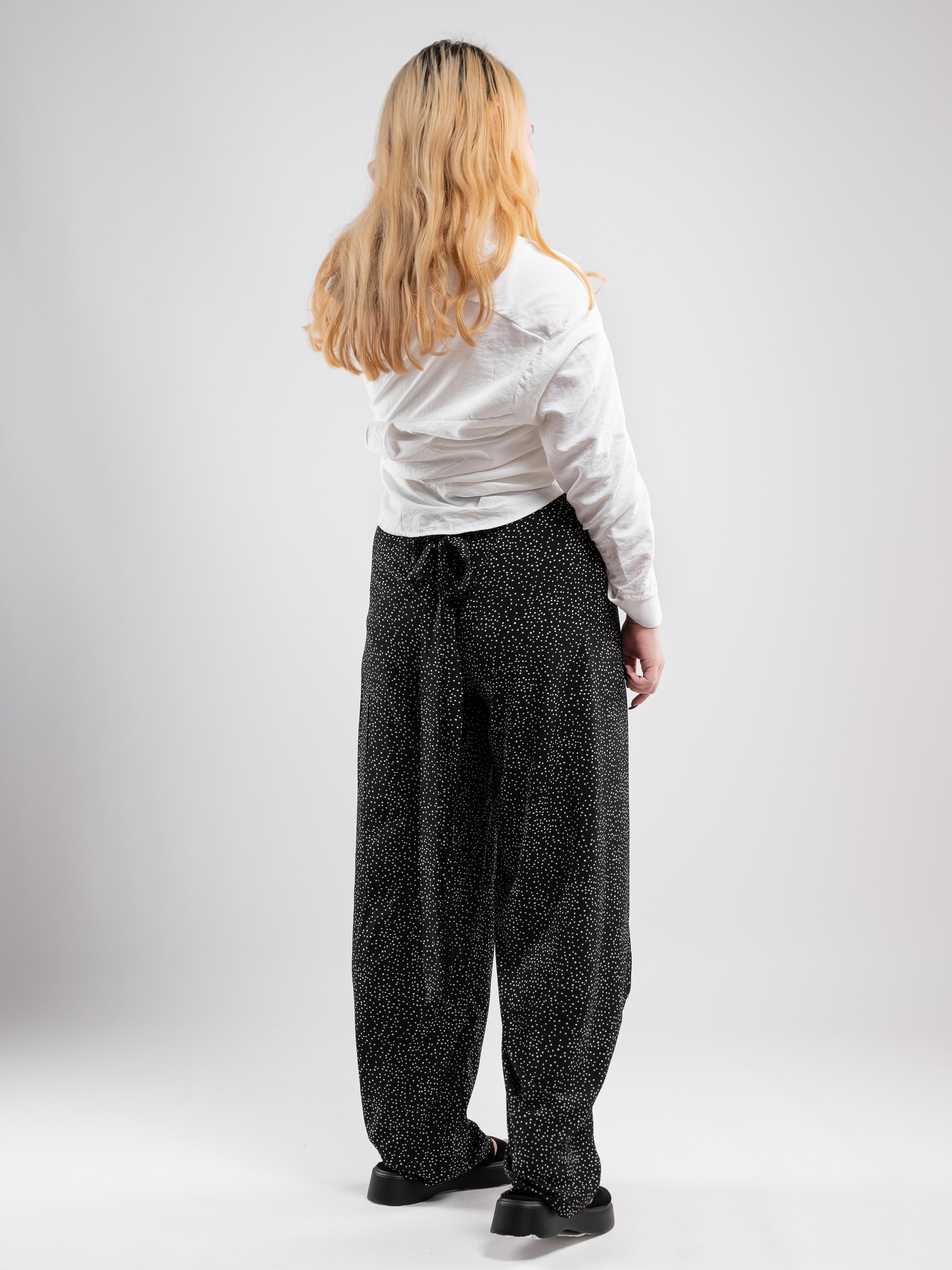 Брюки трансформеры. Предметный фотограф, фото для маркетплейсов Пятигорск, КМВ