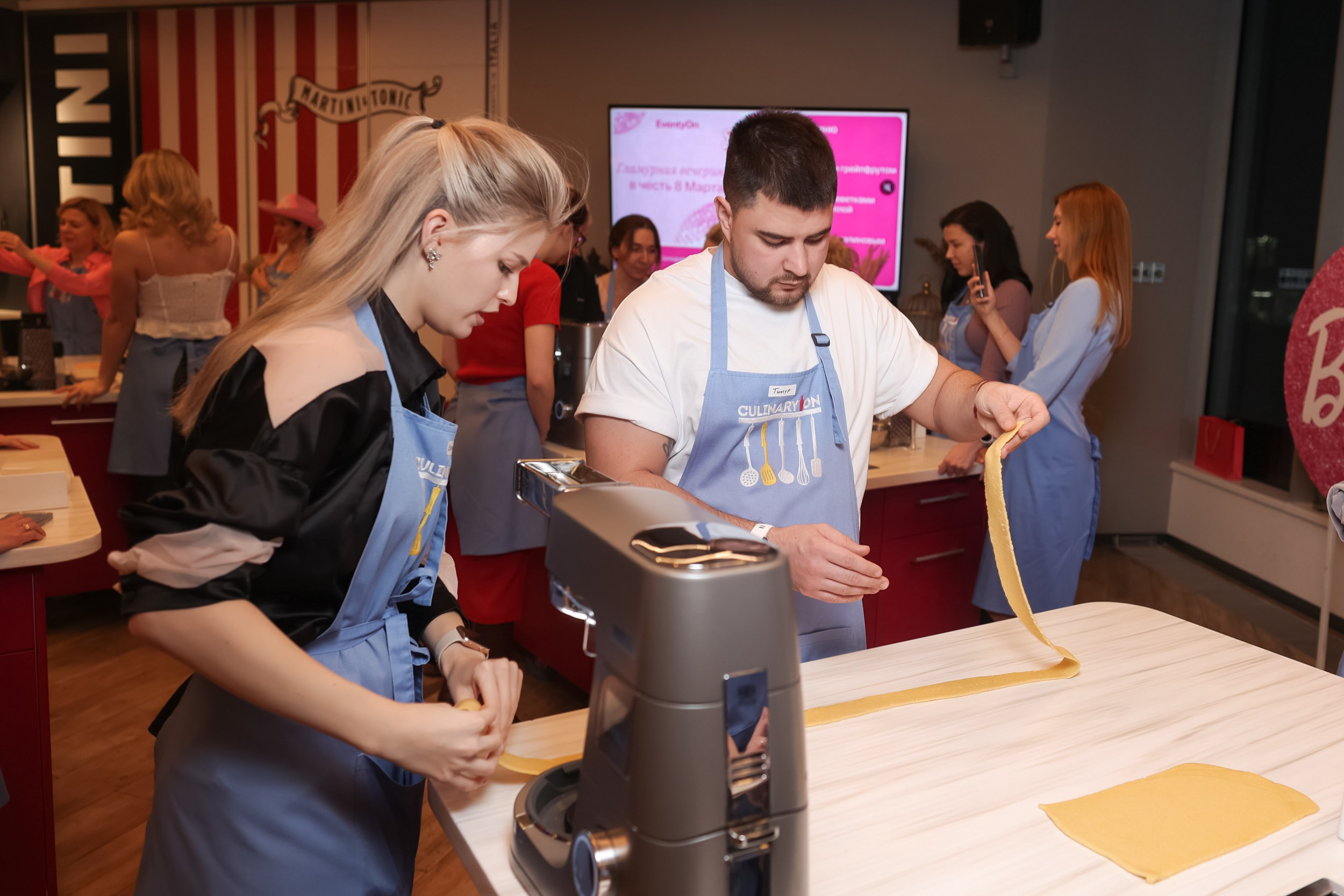 Вечеринка 8 марта в EventyOn. Репортажный фотограф видеограф в Москве Ольга Плаксина