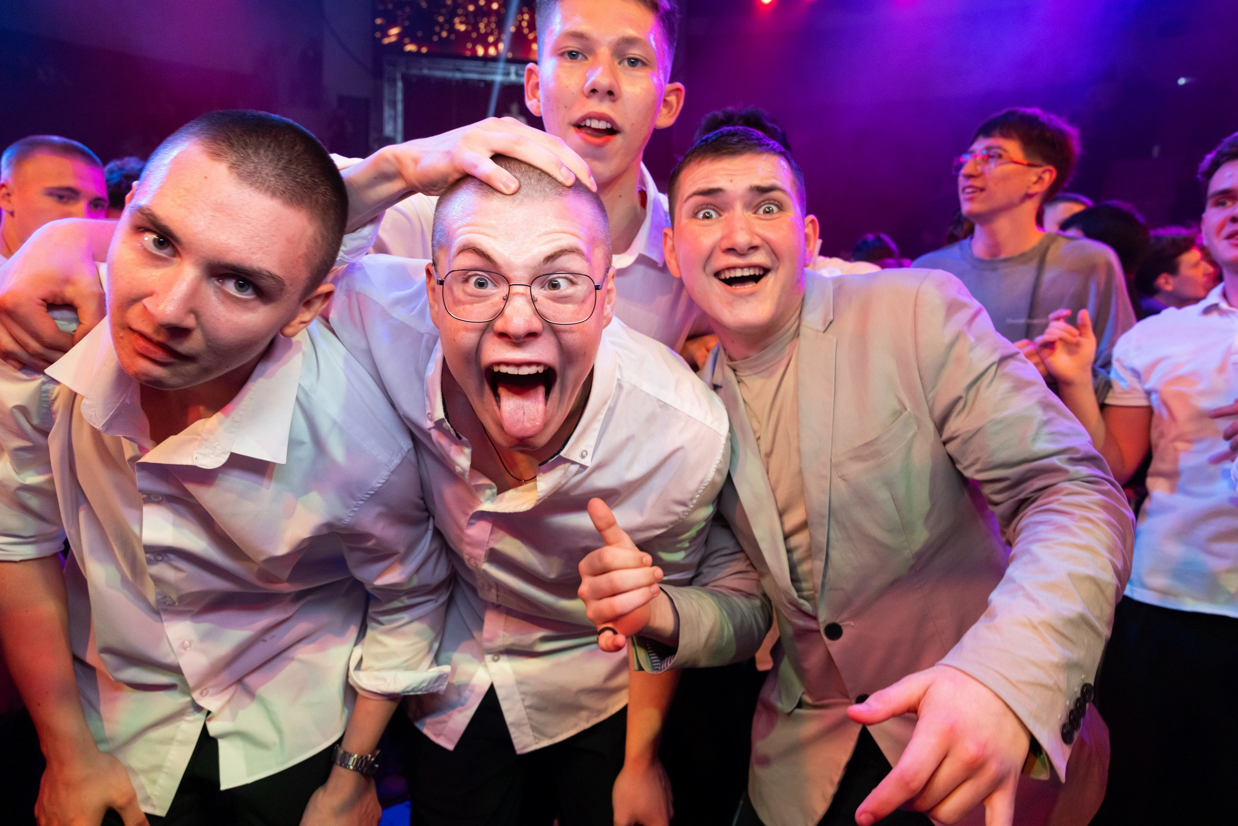 Городской бал выпускников (24 июня 2025). Репортажный фотограф Алексей Пирязев