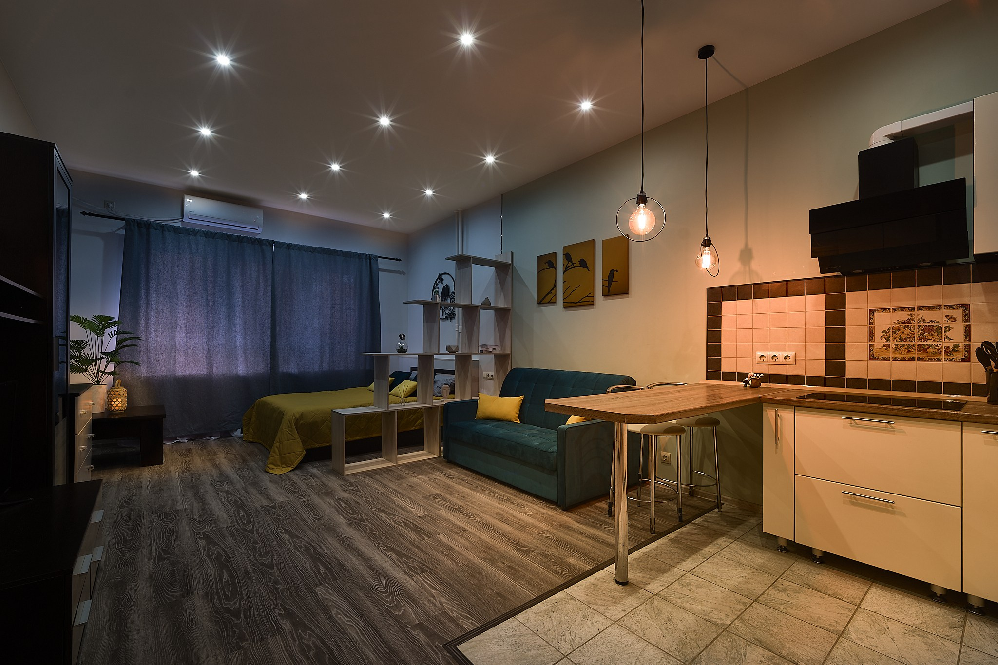 Однушка для посуточной сдачи. Заказчик — АН «Борисов». Главная