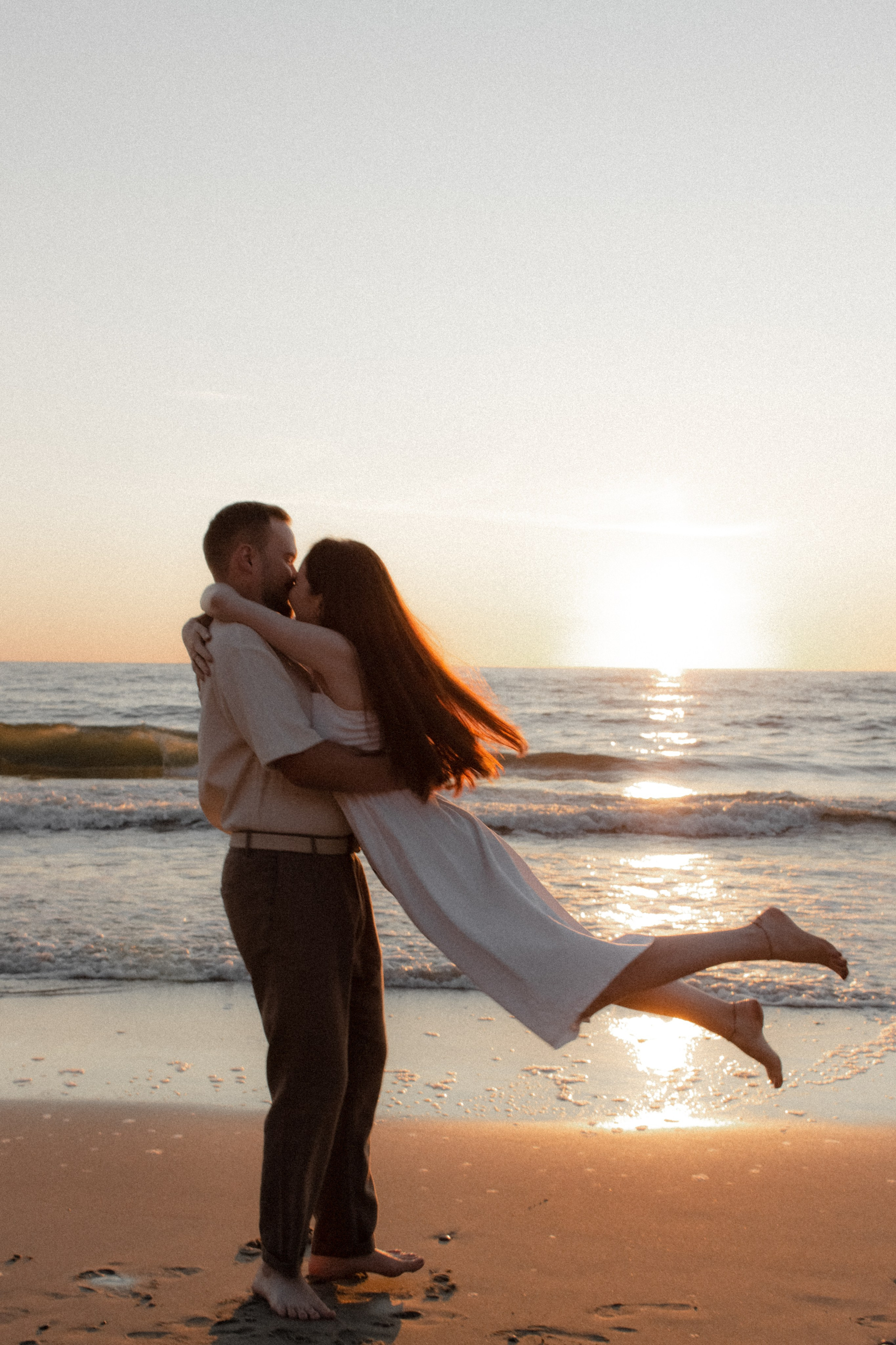 Киношная парная фотосессия на море в Калининграде / Донское. Портретный фотограф в Калининграде Рита Холодова