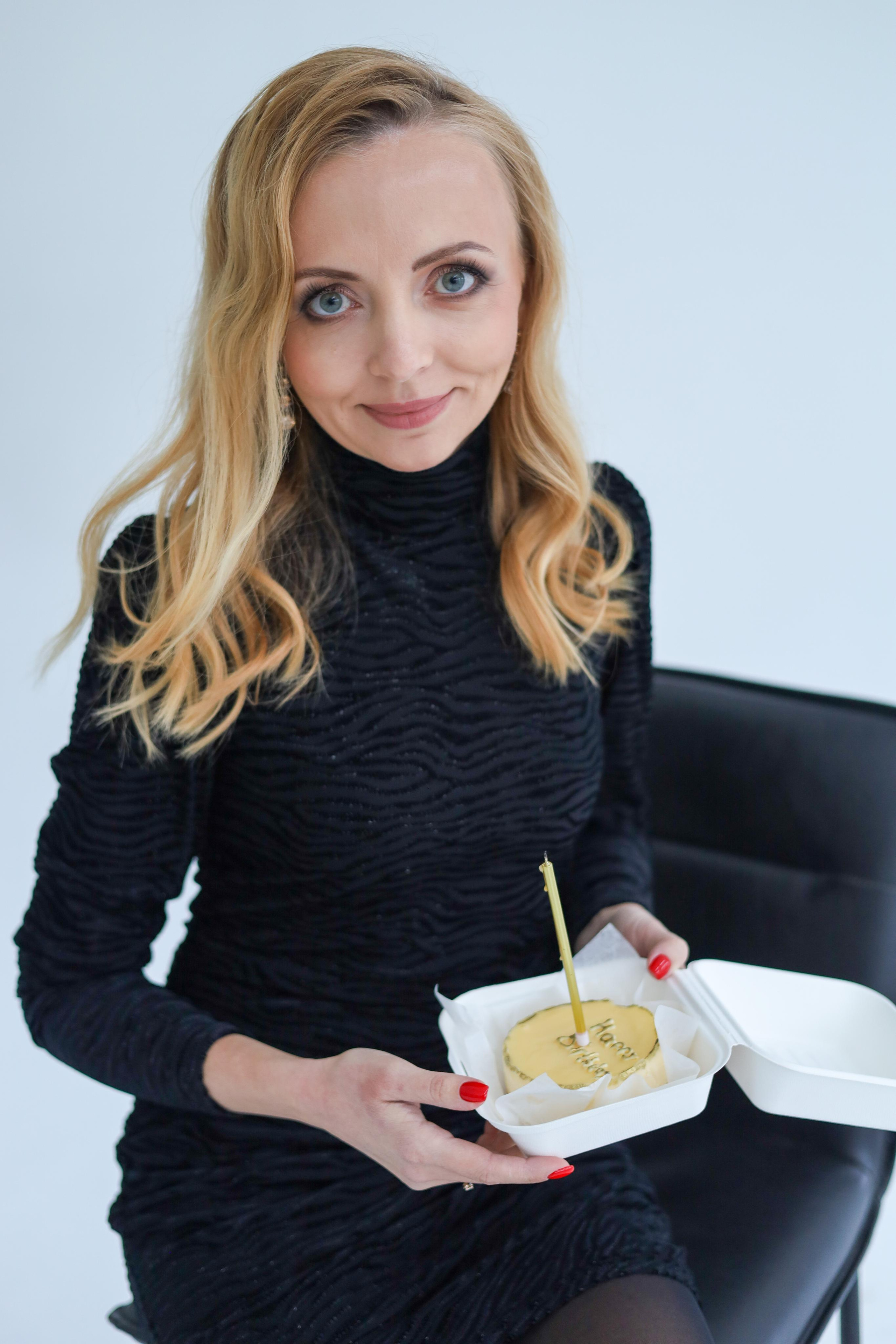 Девушки. Главная