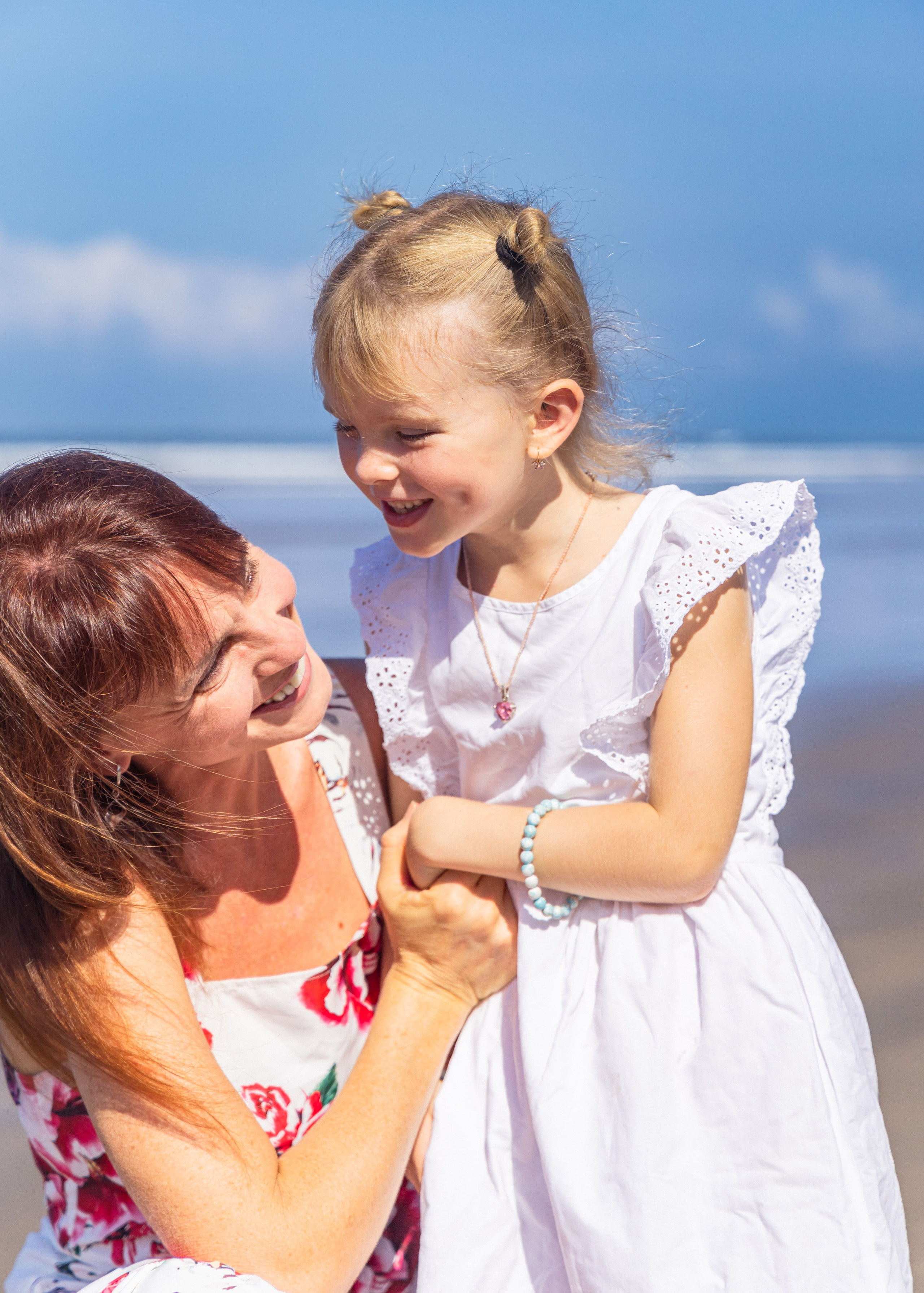 Ocean vibe with Tanya & Katya. Family, portrait, content photo in Costa Rica Evgeniya Besprozvannykh
