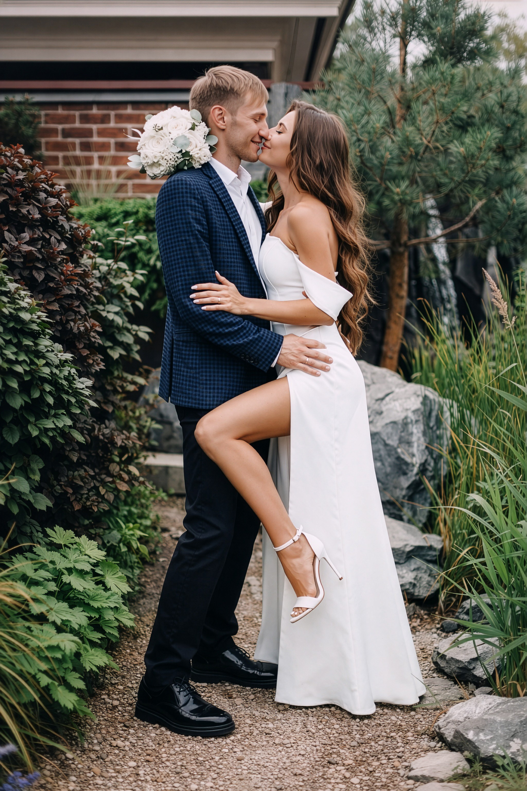 Свадебная прогулка в Екатеринбурге — Фотосессия Александра и Екатерины. Фотограф Дмитрий Судаков — Свадебная и репортажная съемка в Екатеринбурге и Москве