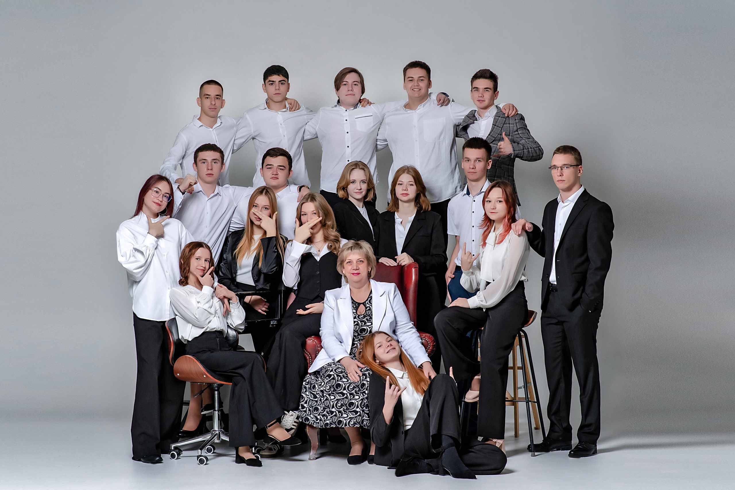 Выпускные (школьные) альбомы (книги) в Ростове-на-Дону. Современные Выпускные Альбомы в Ростове-на-Дону