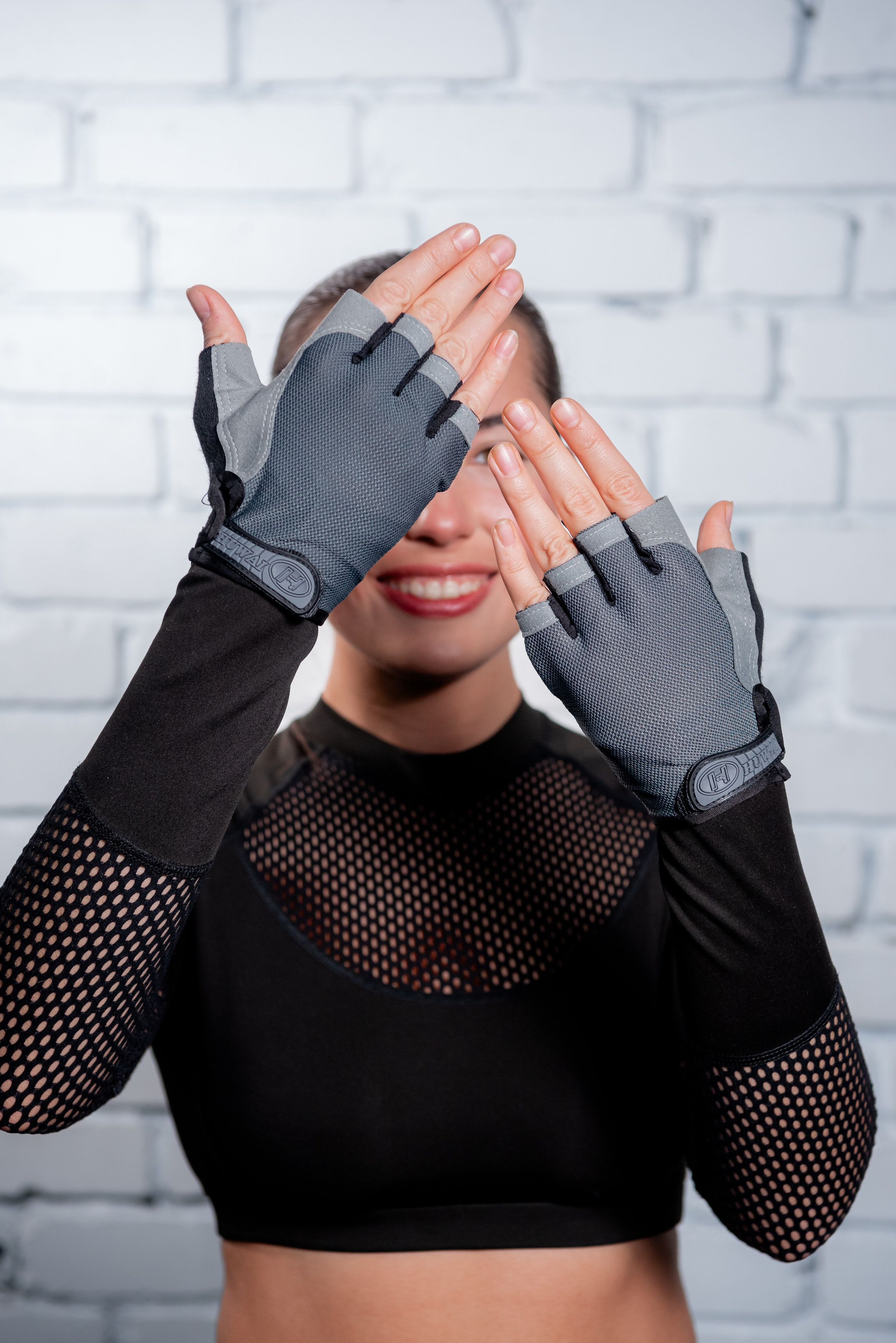 Перчатки для занятий спортом. Фотограф в Волгограде и Волжском Александр Горбань