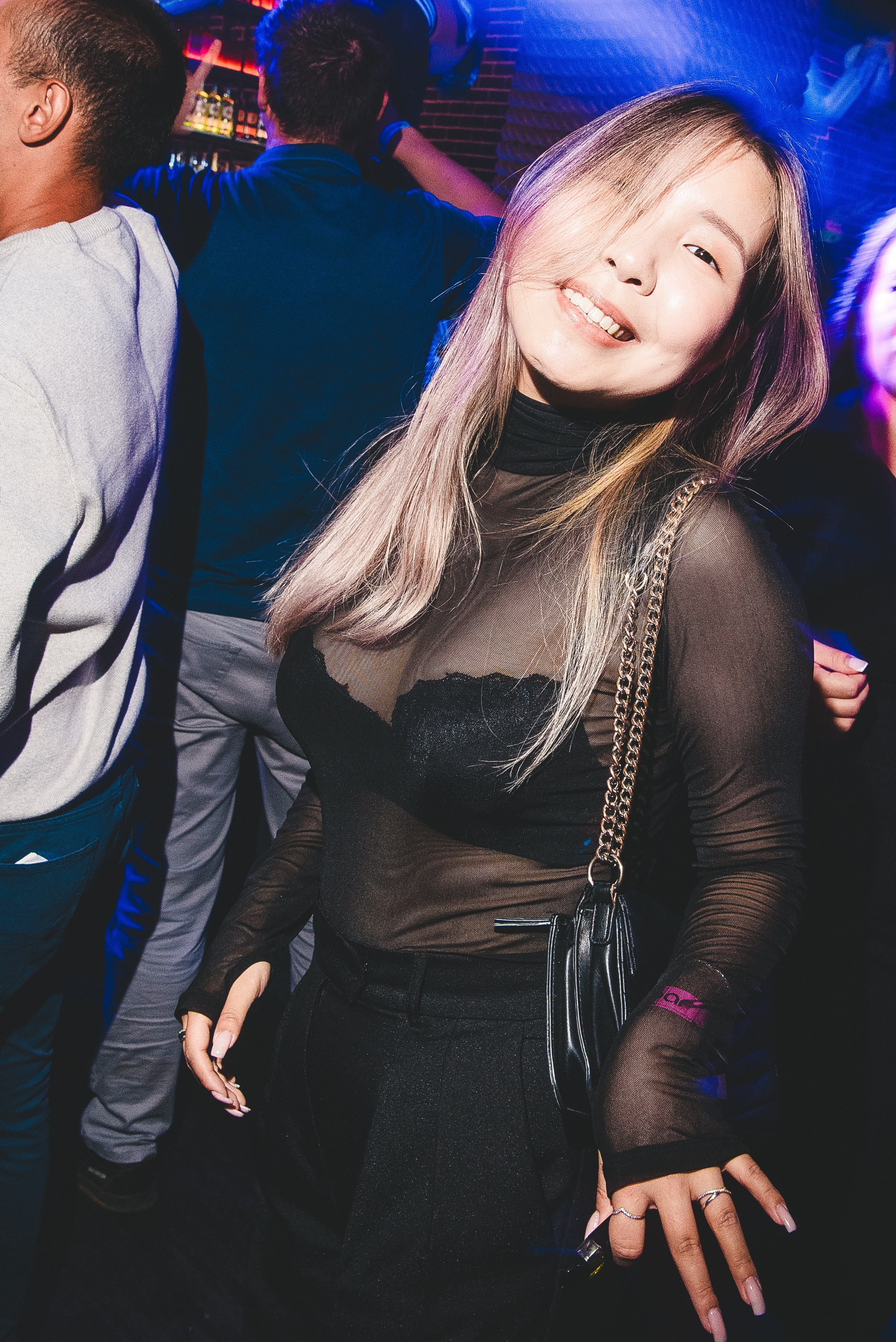 Фотоотчёты о вечеринках для НеБар Волгоград. Или стиль «пьяный фотограф». Фотограф в Волгограде и Волжском Александр Горбань