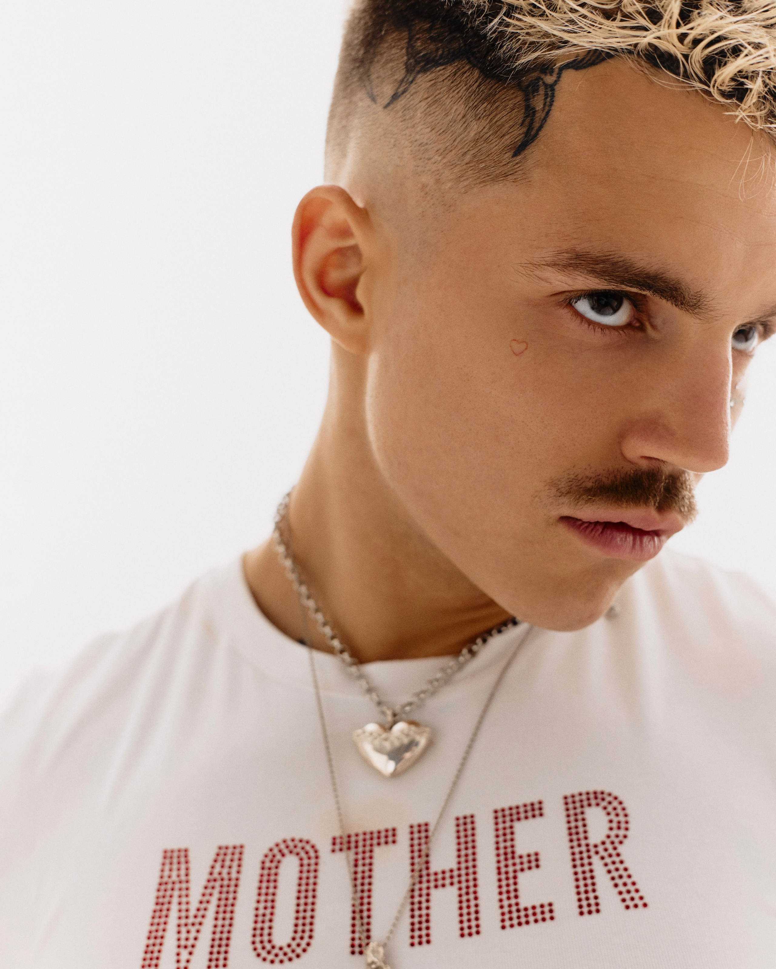 Vanya. Влада Зюзина — adalwzet posmotri — коммерческий фотограф в Москве — портретный фотограф, фотограф для брендов