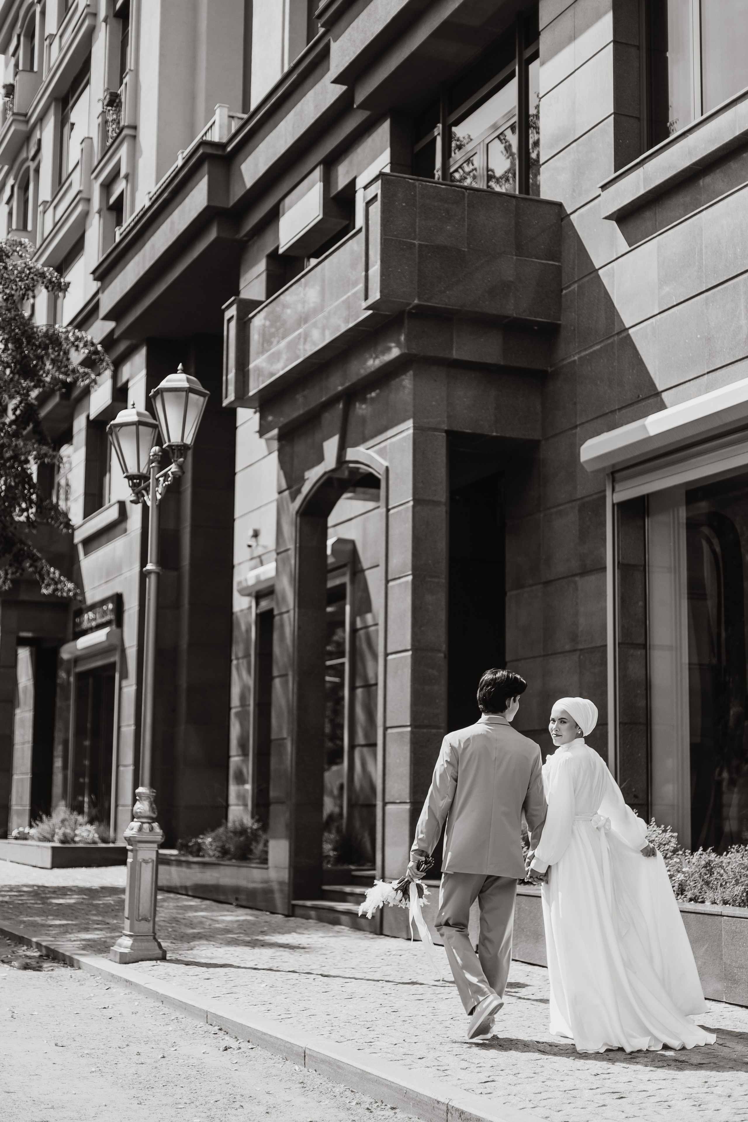 Романтический образ невесты на никах: живые фото на улицах Казани