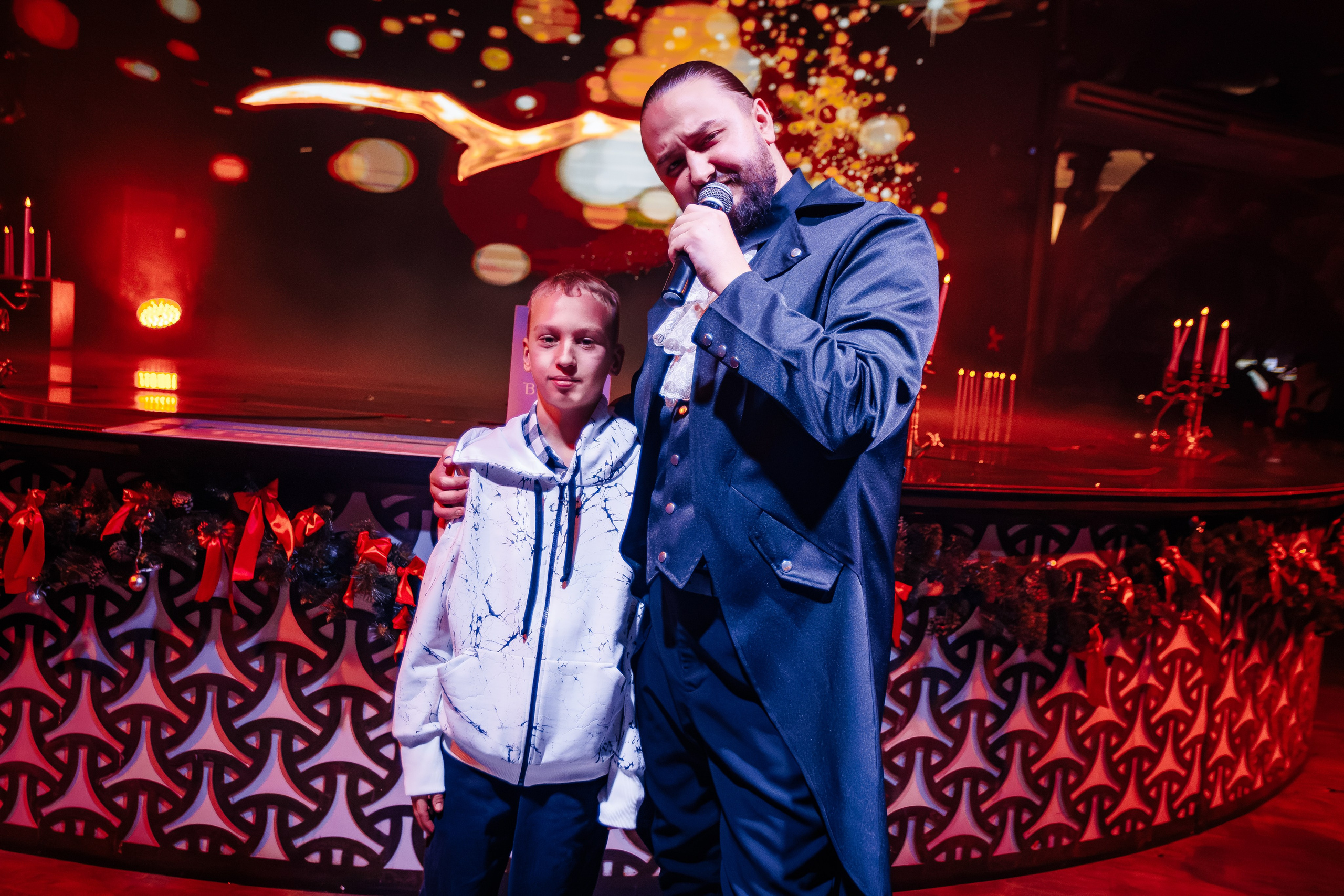 Новогодняя шоу-программа «MAGIC TIME» в PTIZZA BAR_Ялта_31.12.2025. Аминов Руслан | Фотограф