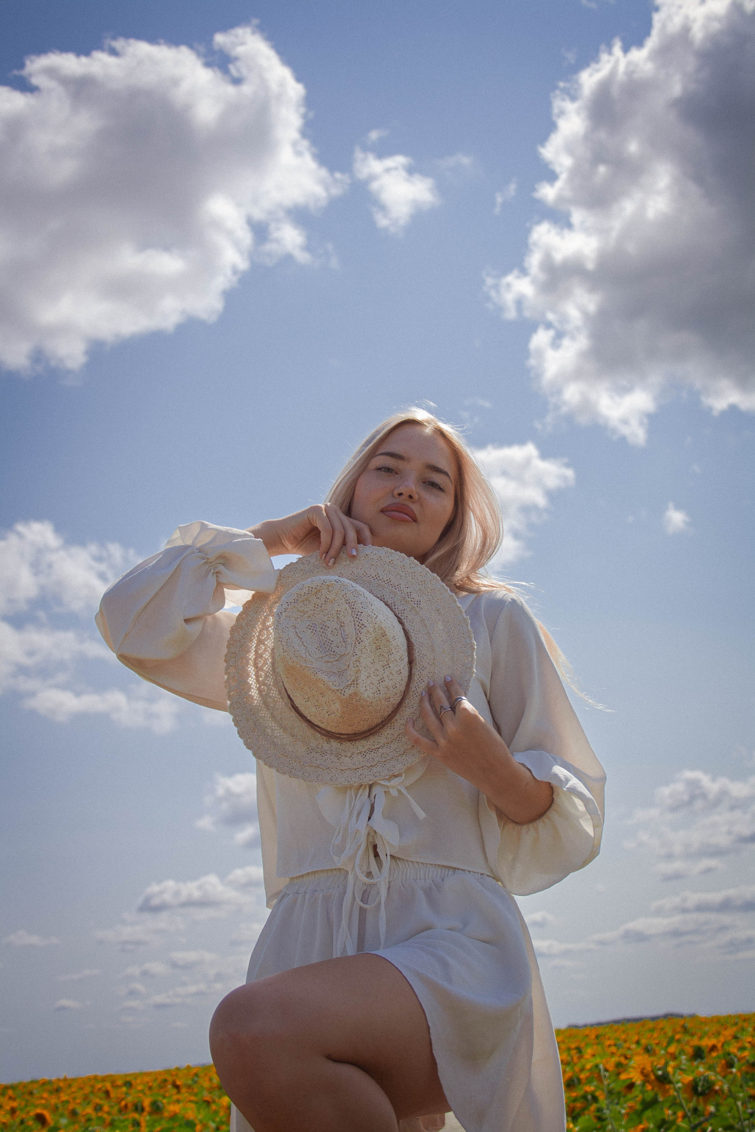 Настроение: уйти в поле с подсолнухами. Портретный фотограф в Саратове