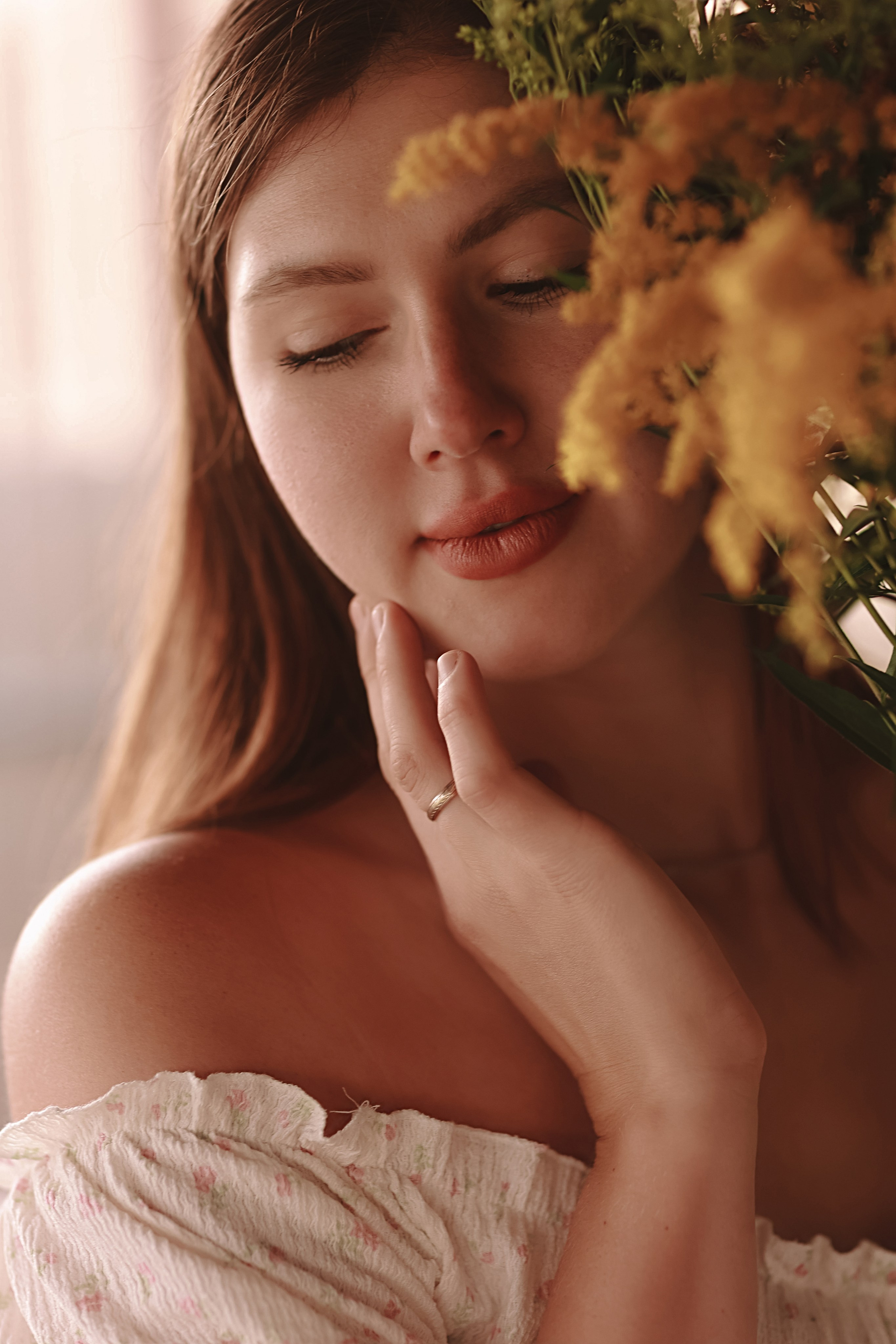 У дома. Семейный фотограф Тюмень, фотограф на роды Салмина Мария