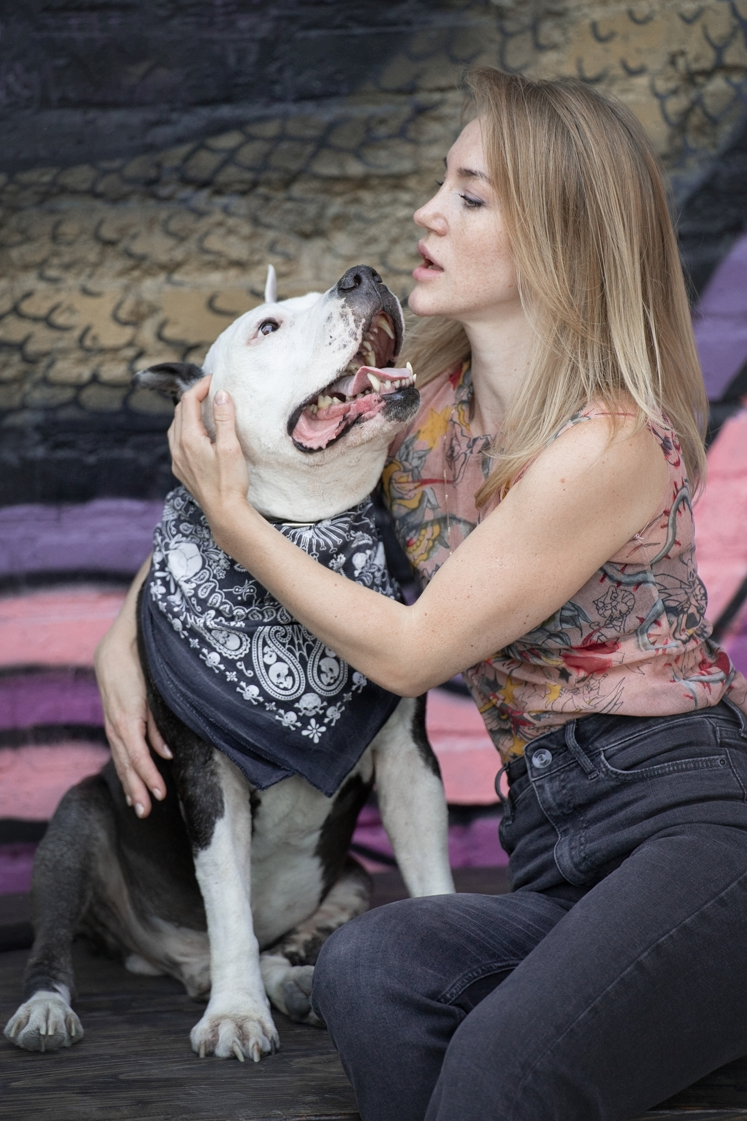 Оля и Пит в городе. Фотограф анималист