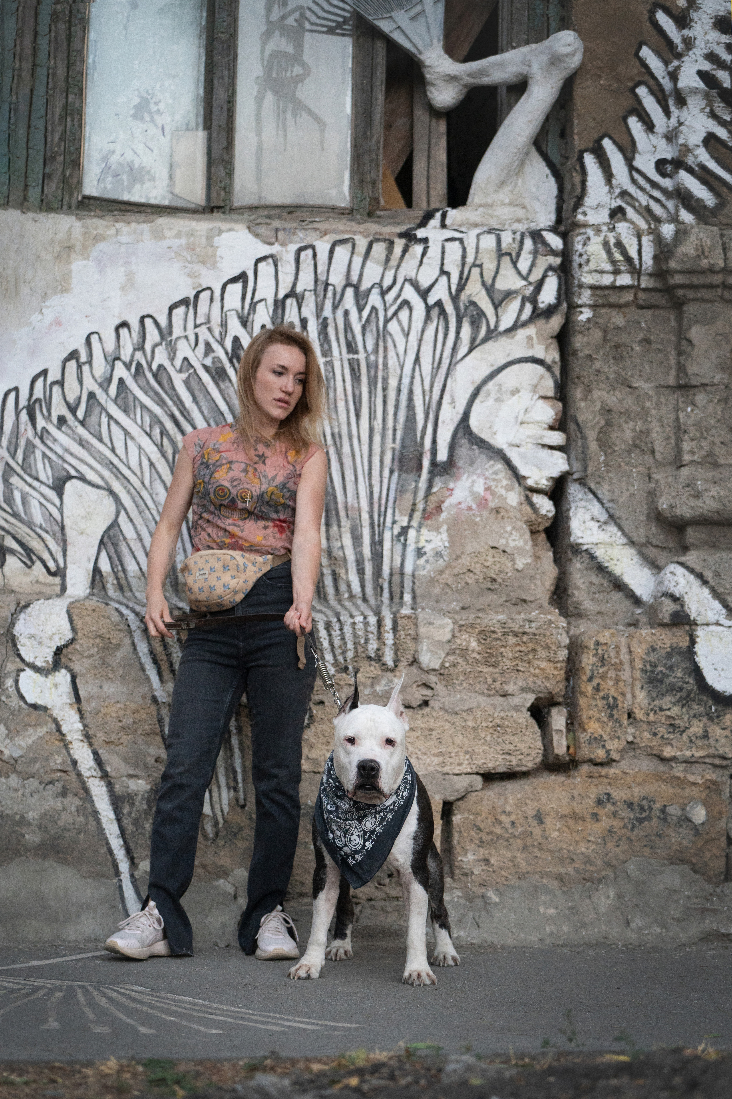 Оля и Пит в городе. Фотограф анималист