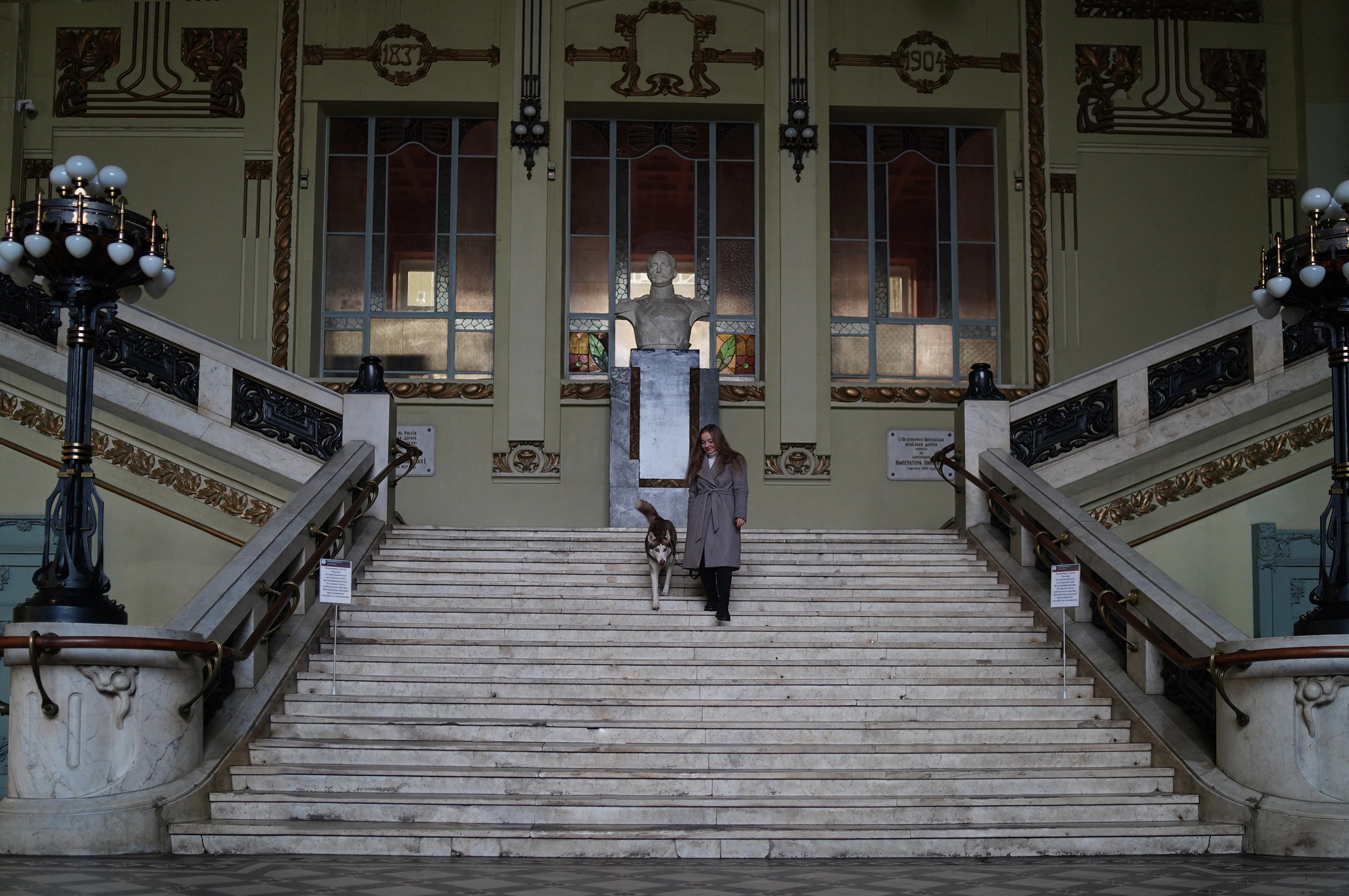 На вокзале. Фотограф анималист