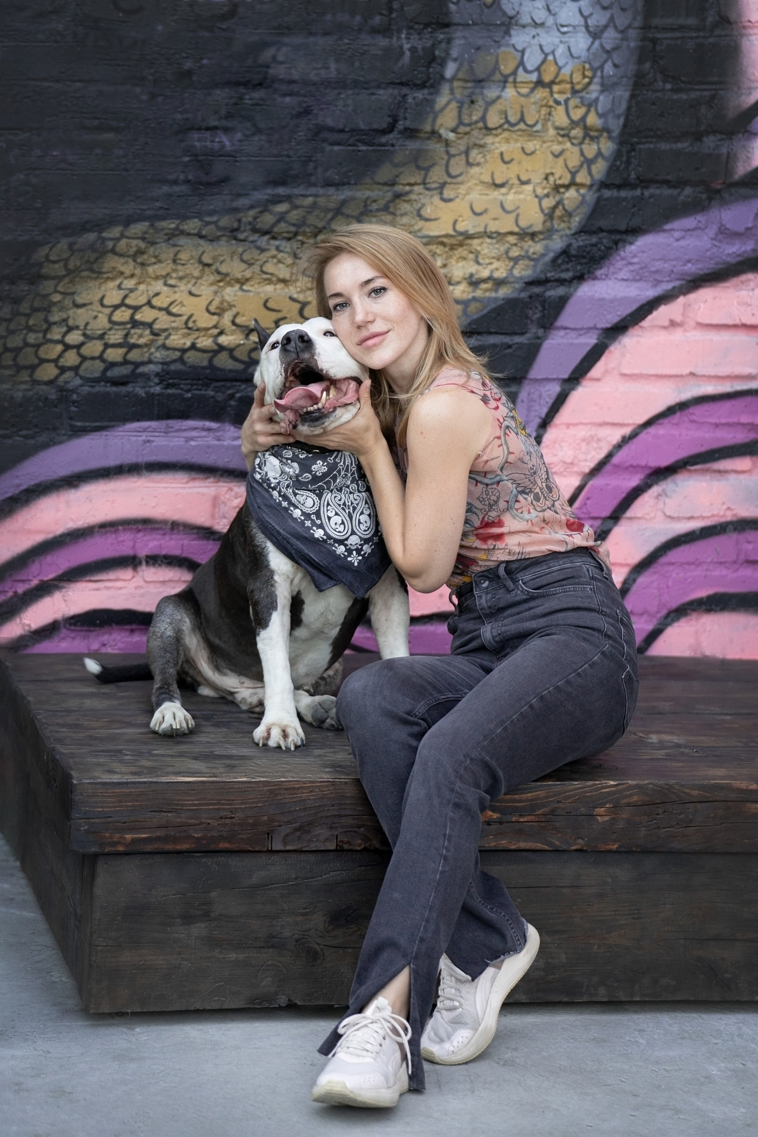 Оля и Пит в городе. Фотограф анималист