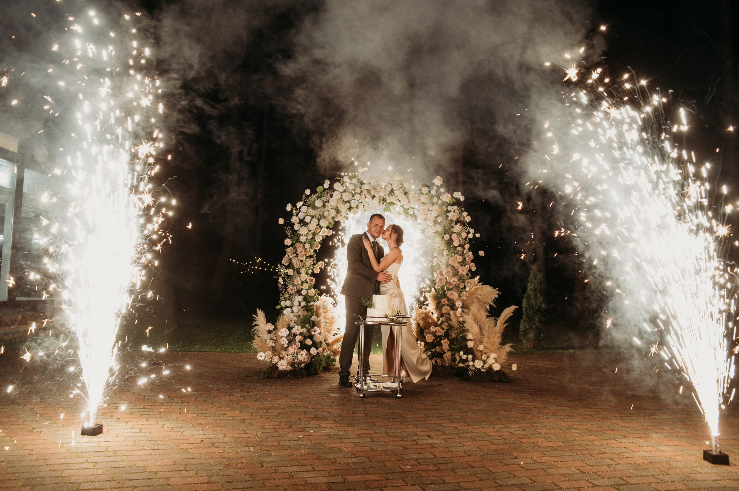 Галерея со свадьбы в Твери, красивая пара в Домотканово. Свадебный фотограф в Твери, Москве и Санкт-Петербурге Денисова Екатерина