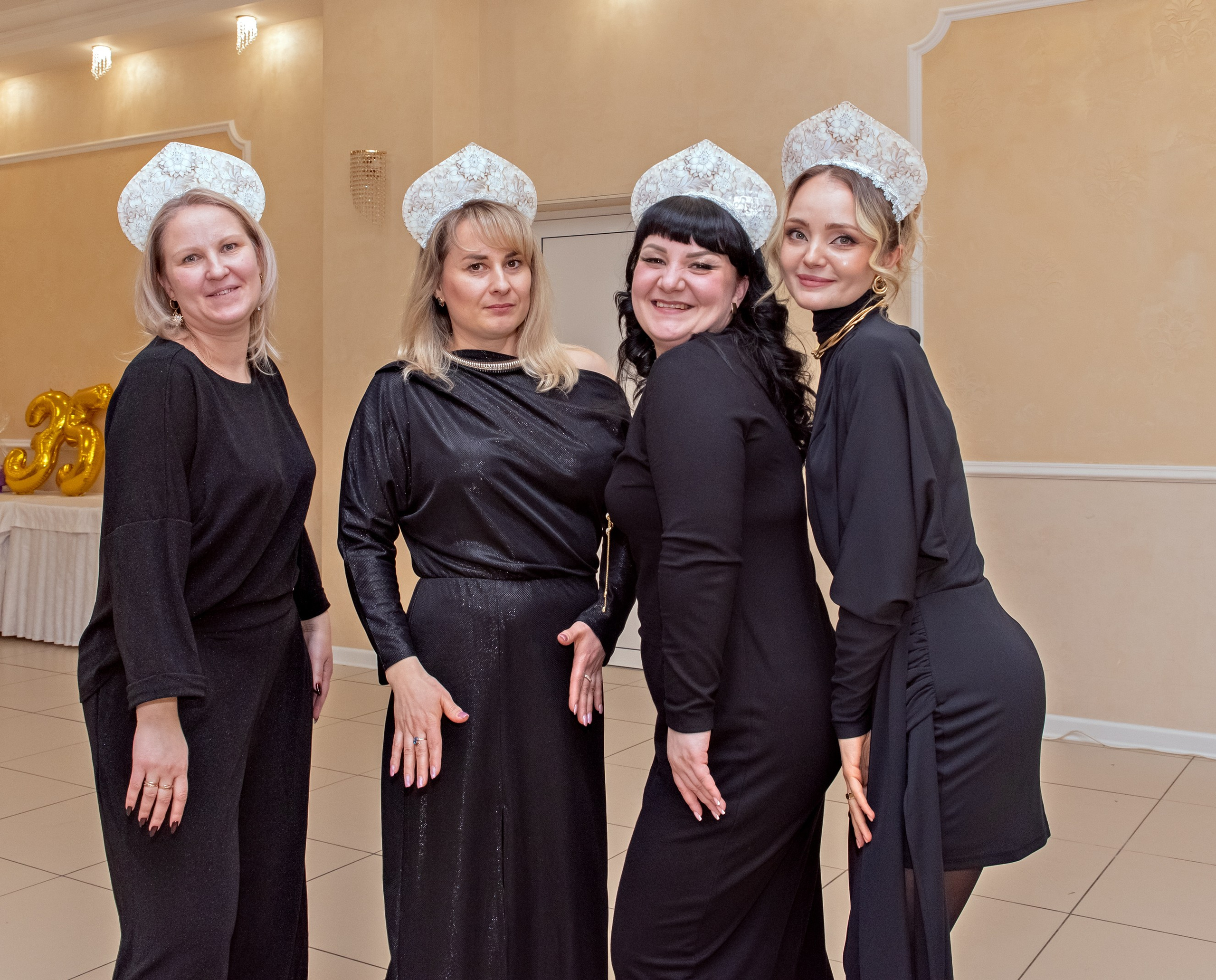 Юбилей Ирины. Ведущая — Наталья Белозерова. Банкетный зал — столовая Радио Завода. Семейный и портретный фотограф Кыштым Челябинск Марина Шигапова