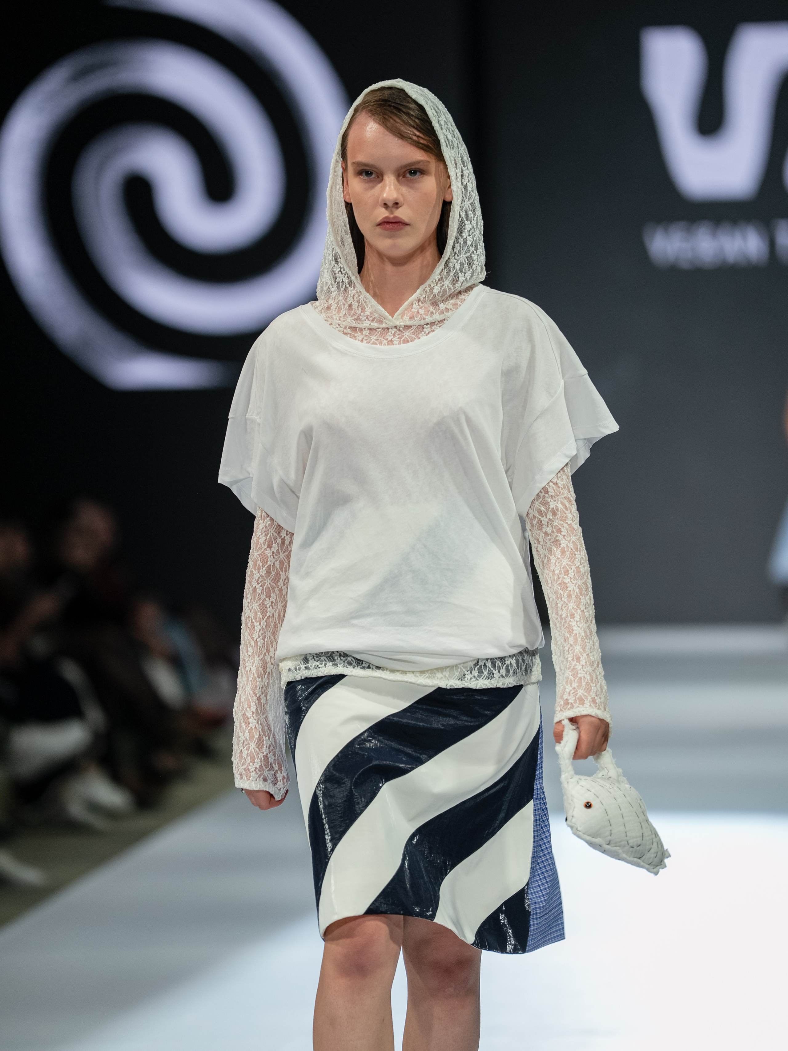 EURASIAN FASHION WEEK Vegan Tiger. Сайт Алматинского НЮ АРТ, будуар и фэшн фотографа Дениса Карпенко