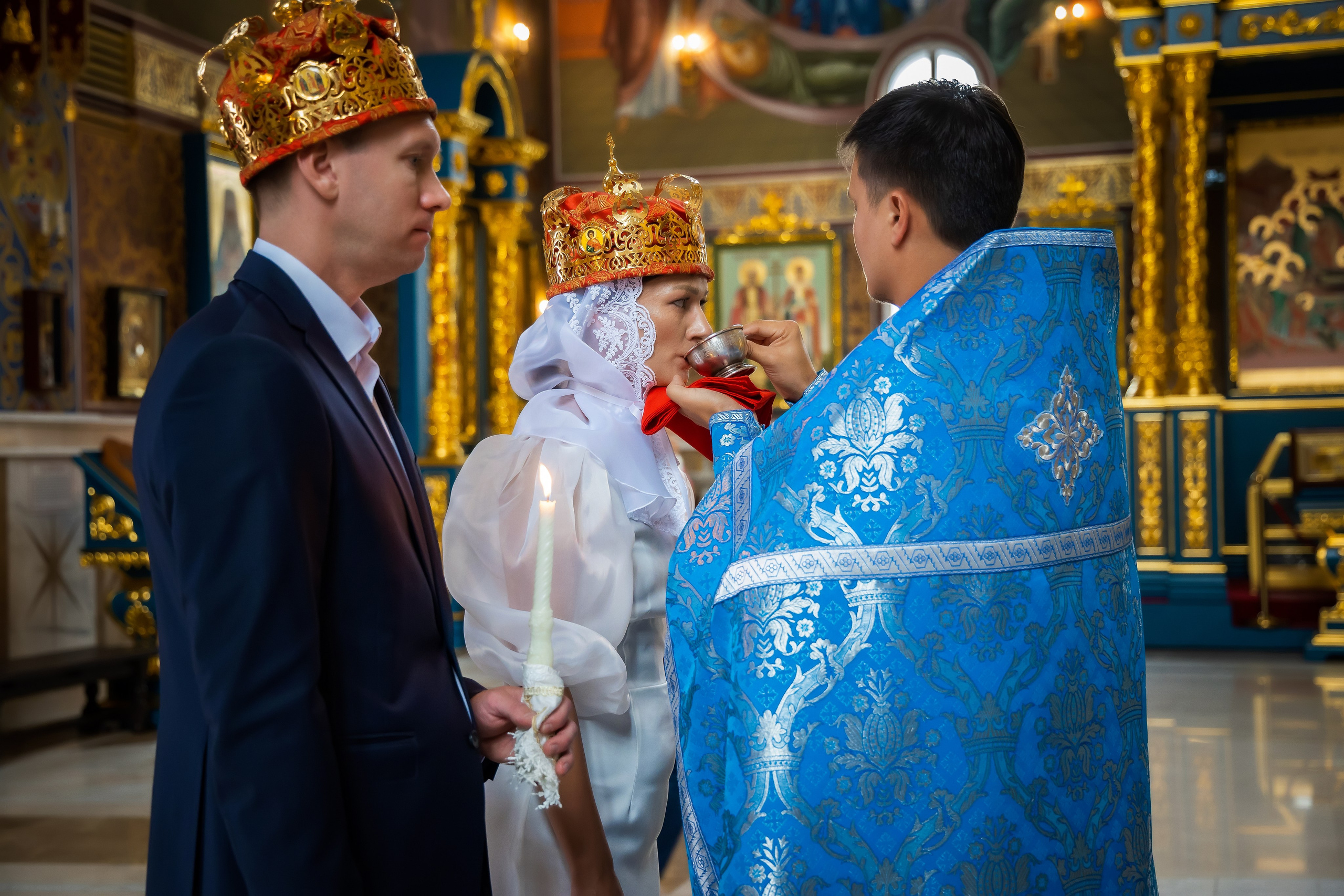 В Храме. Семейный и Свадебный фотограф в Астане Александр Астапов