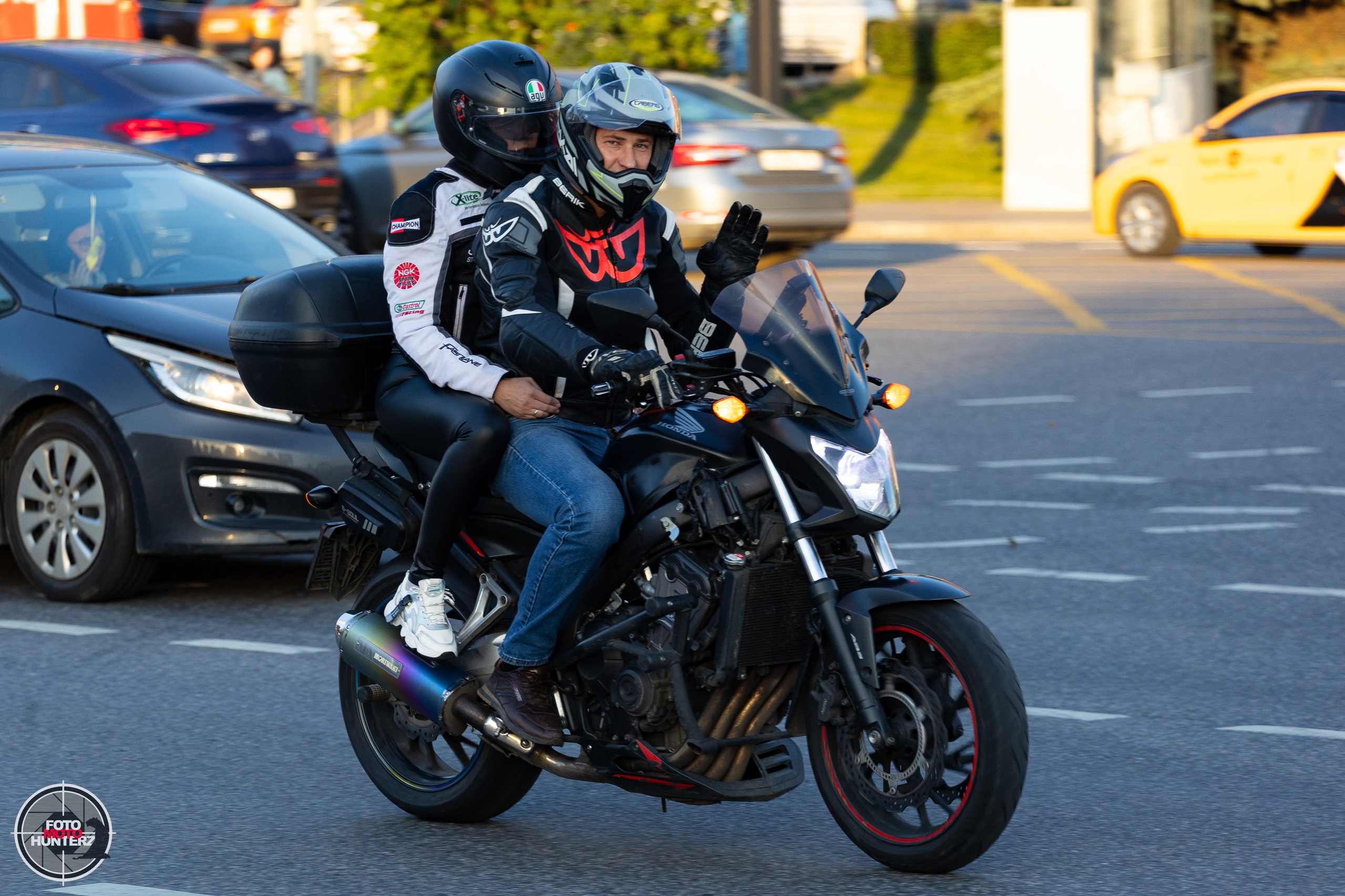 Мотоциклы на улицах города. Фотограф Ольга Гирусова «Пантерочка» Москва