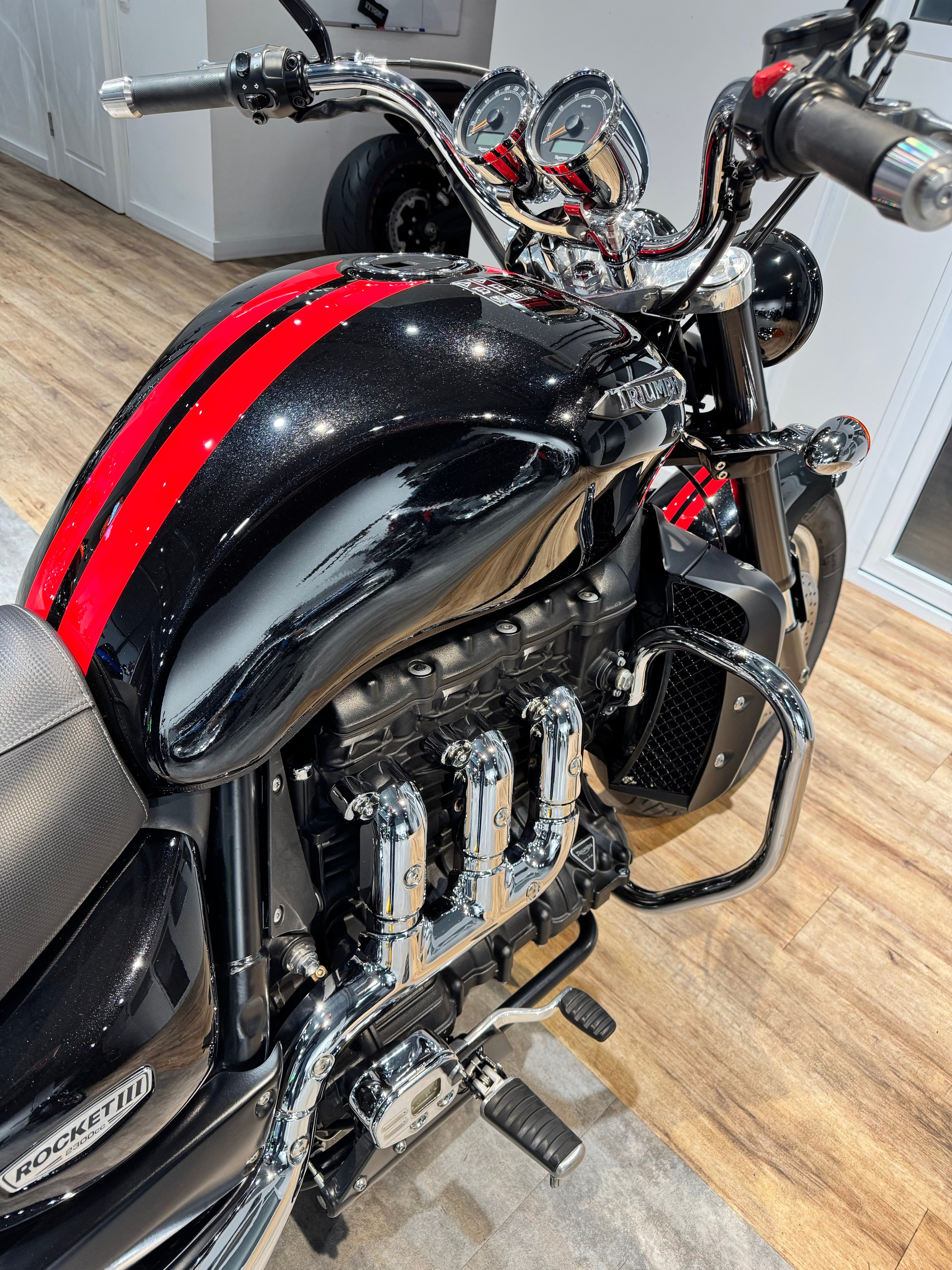 Harley Davidson 2017 Rocket III Roadster — купить мотоцикл. Hello Davidson, Москва. Только хорошие мотоциклы…