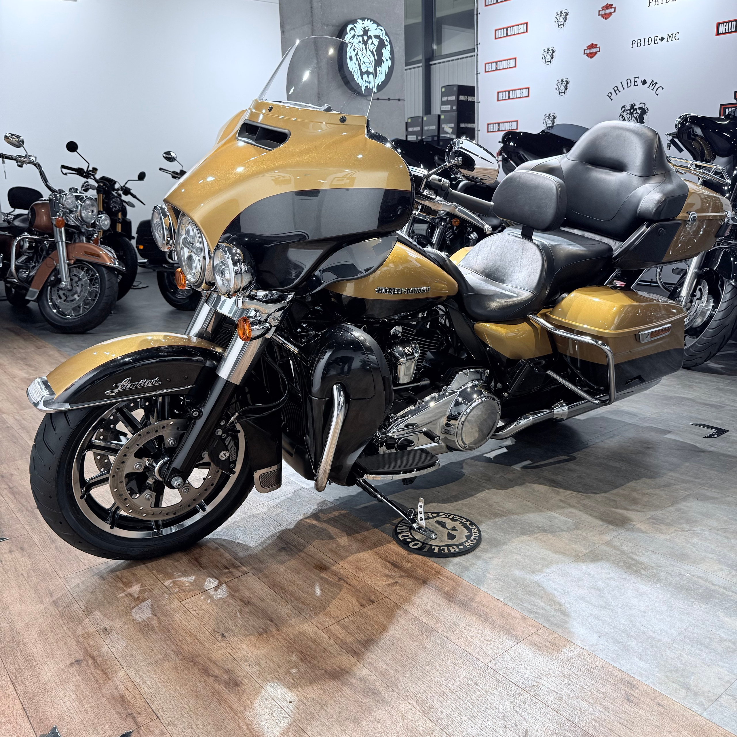 2017 Elеctra Glide Ultra Limited 107 Вlасk Hills Gold. Hello Davidson, Москва. Только хорошие мотоциклы…