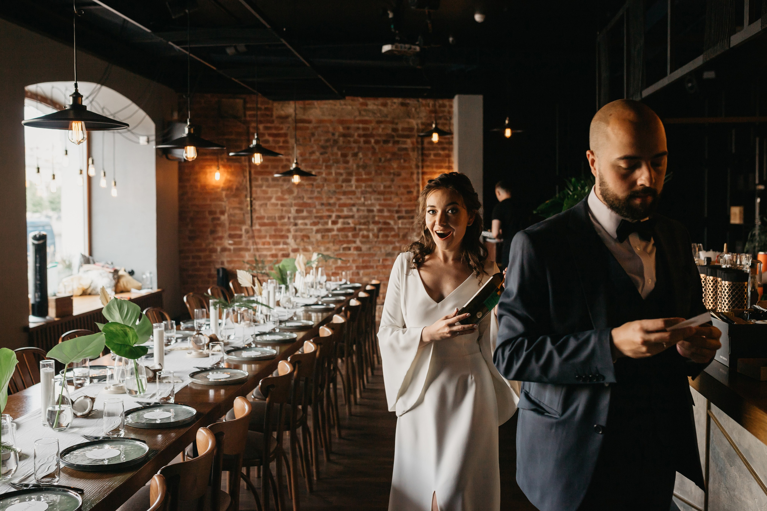 Свадебная съёмка в баре Сезоны. Свадебный и семейный фотограф в Санкт-Петербурге Игорь Бабенко