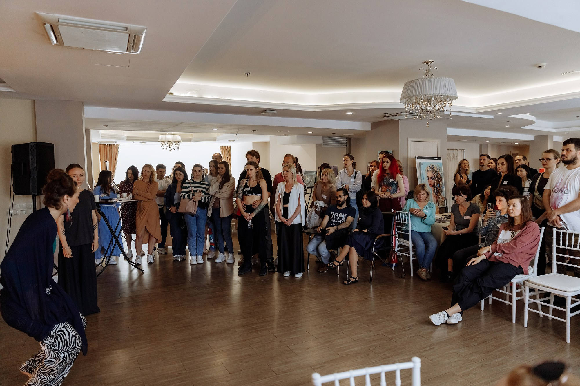 Фотограф на психологическом мероприятии. Профессиональный фотограф в Сочи Виктория Джой. Обучение