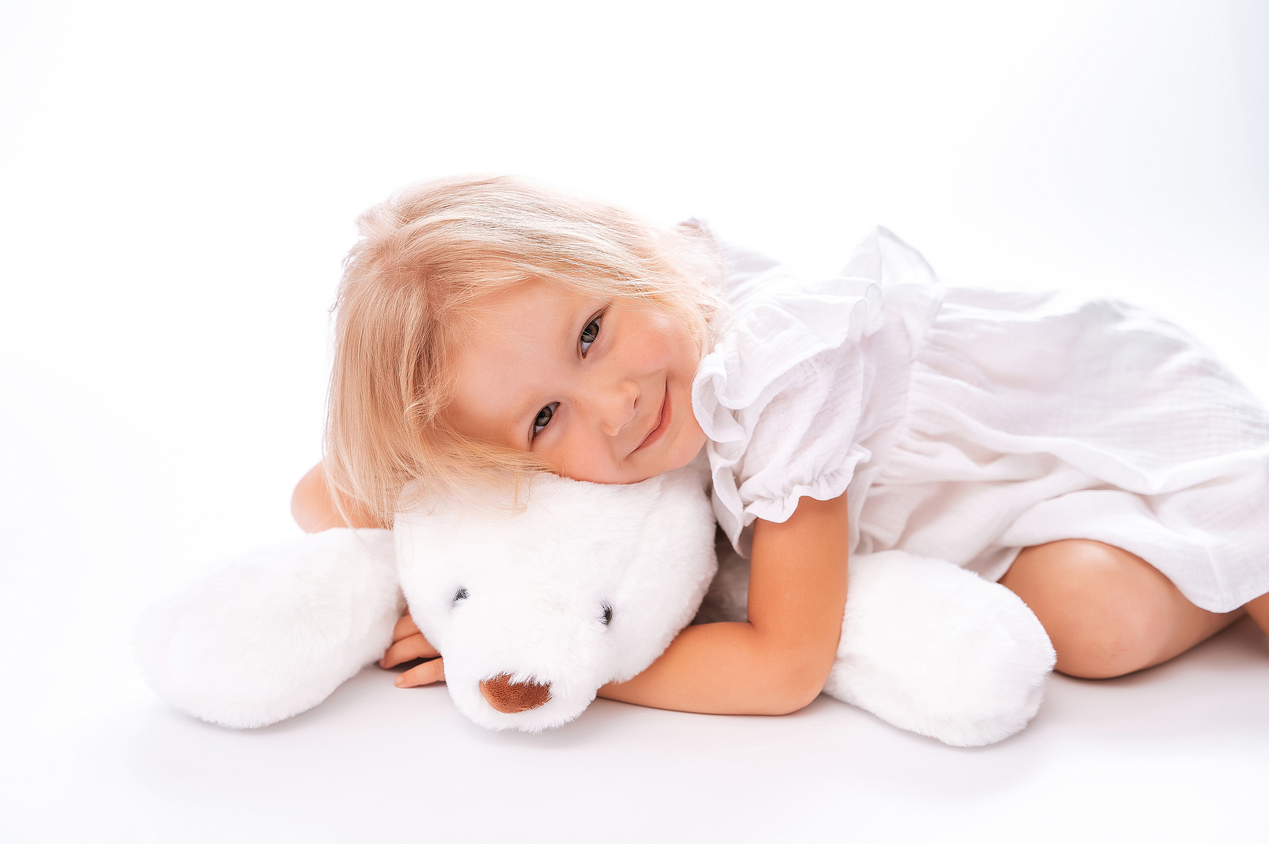 White love minimalism. Фотограф Каменск-Уральский Алена Обвинцева (фото новорожденных, в ожид